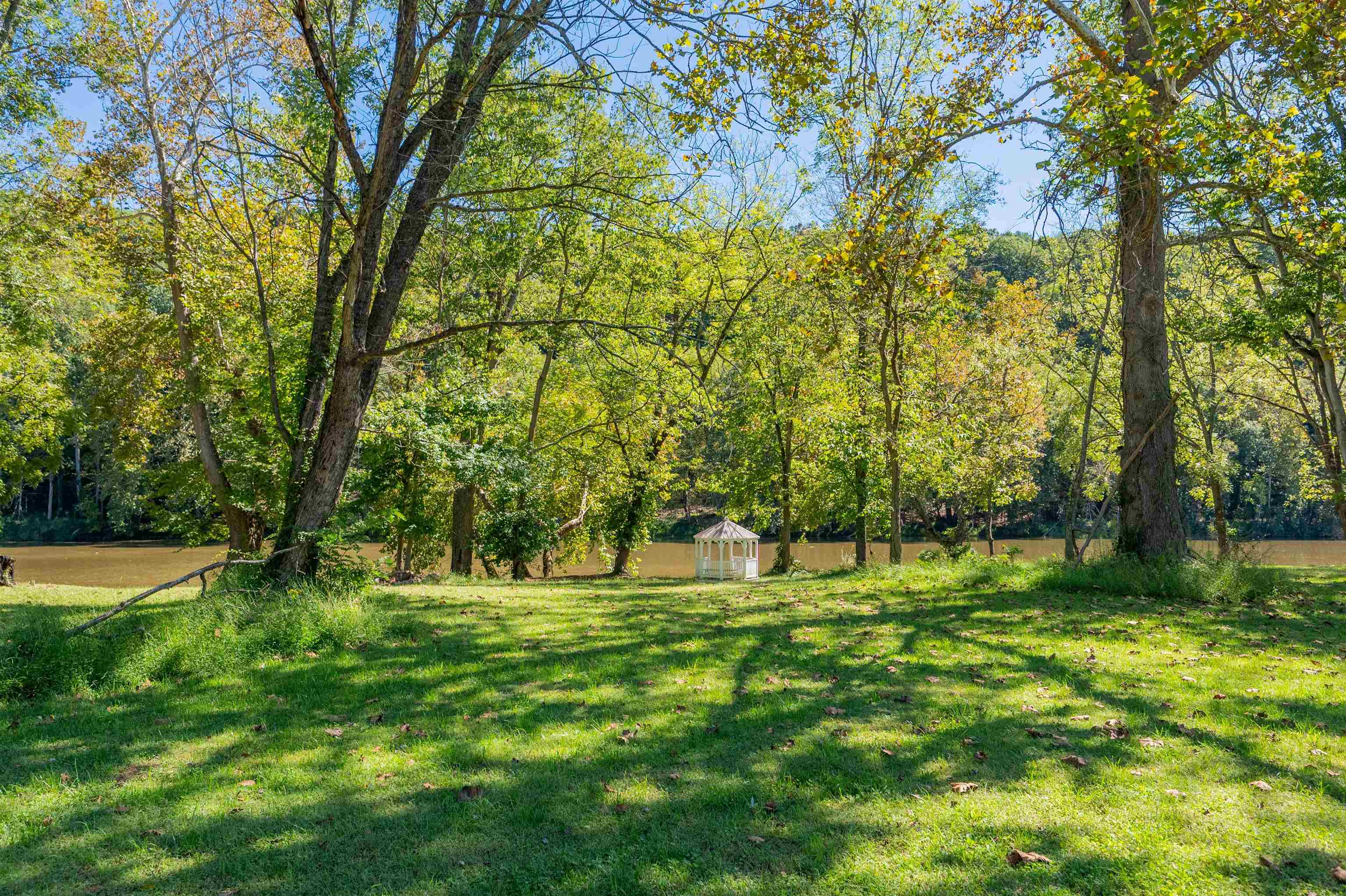 136 Lansworth Drive Austinville VA 24312