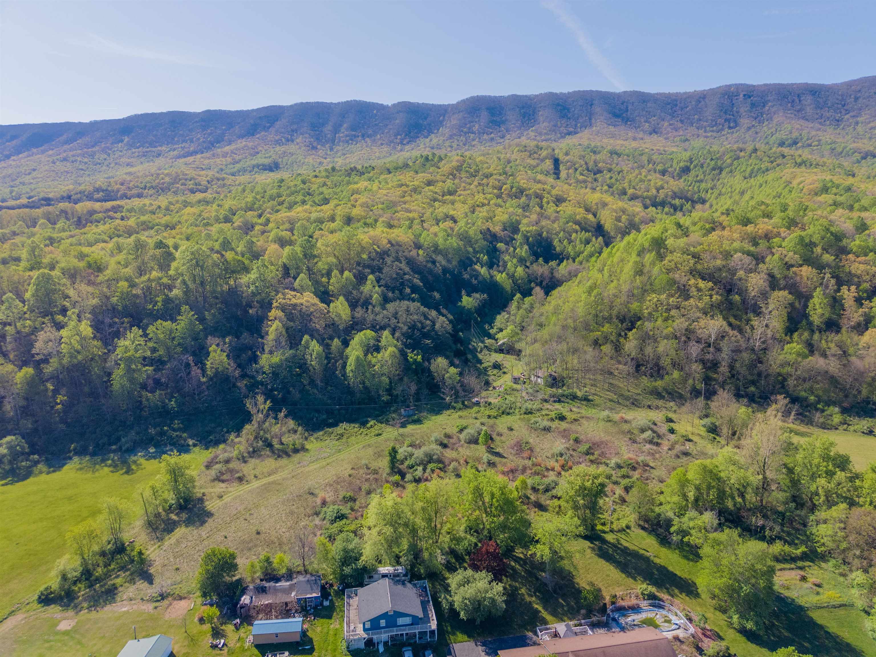 2819 Wolf Creek Road Narrows VA 24124