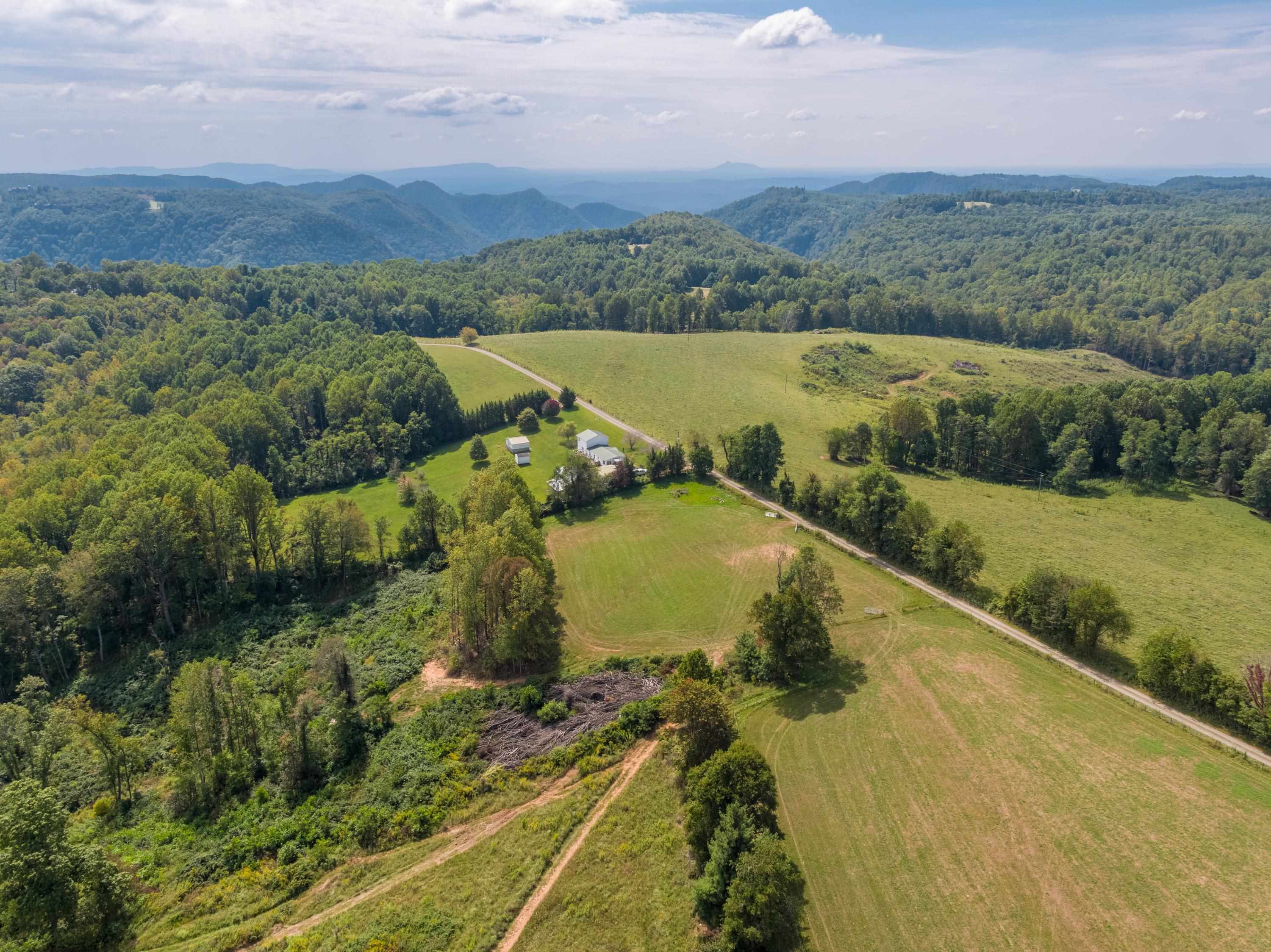 365 Pinnacle Lane Meadows Of Dan VA 24120