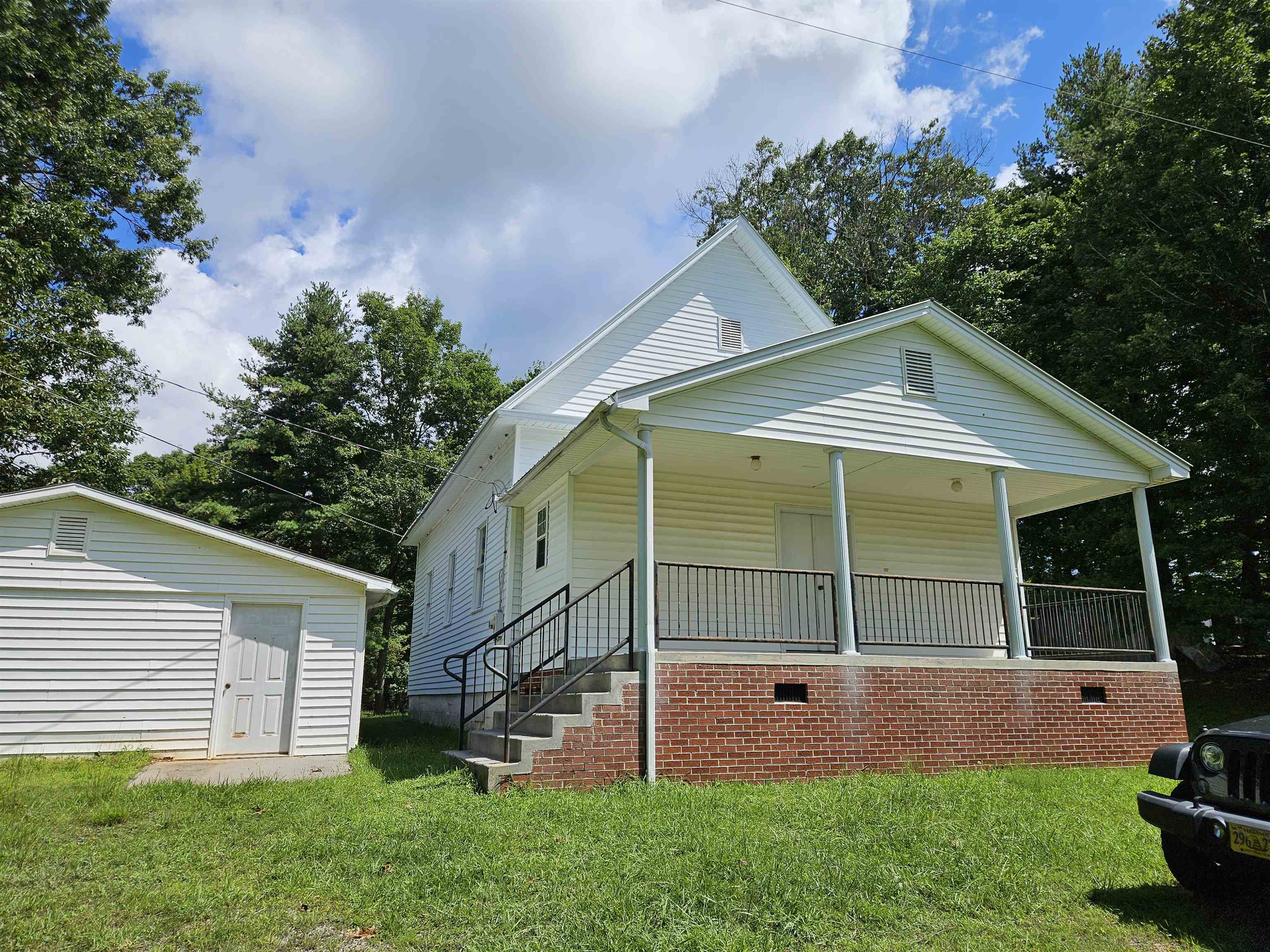 1227 Macks Mtn Road NW Indian Valley VA 24105