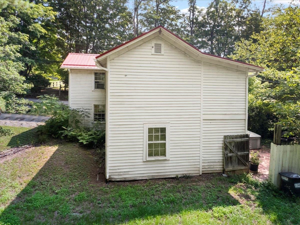 6834 And 6840 Ferrell Road Belspring VA 24058