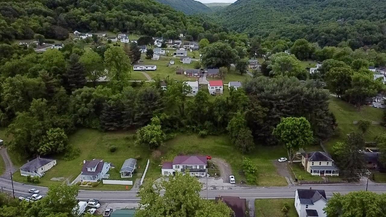 718 Main St Street E Narrows VA 24124
