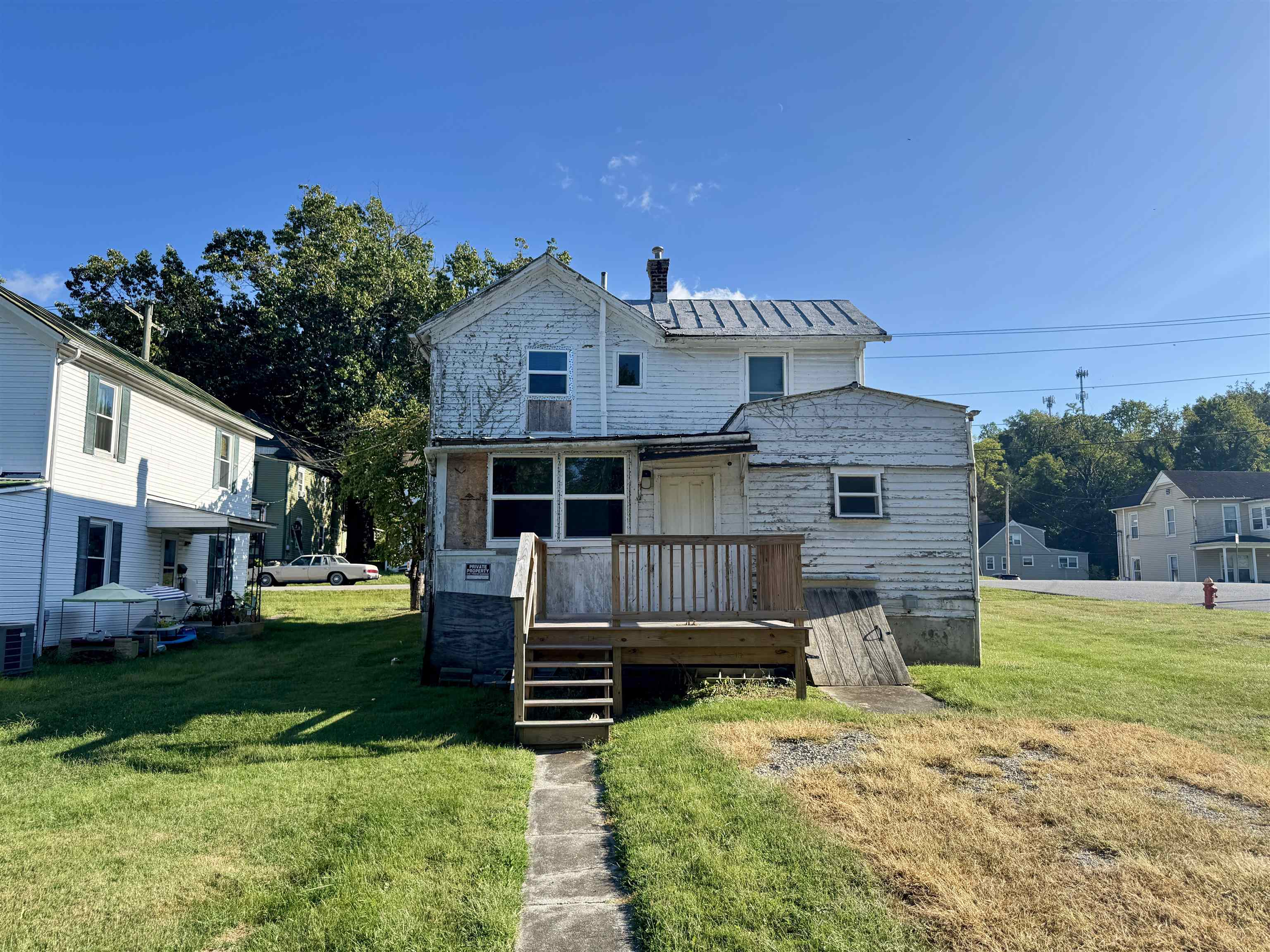 1618 Downey Street Radford VA 24141