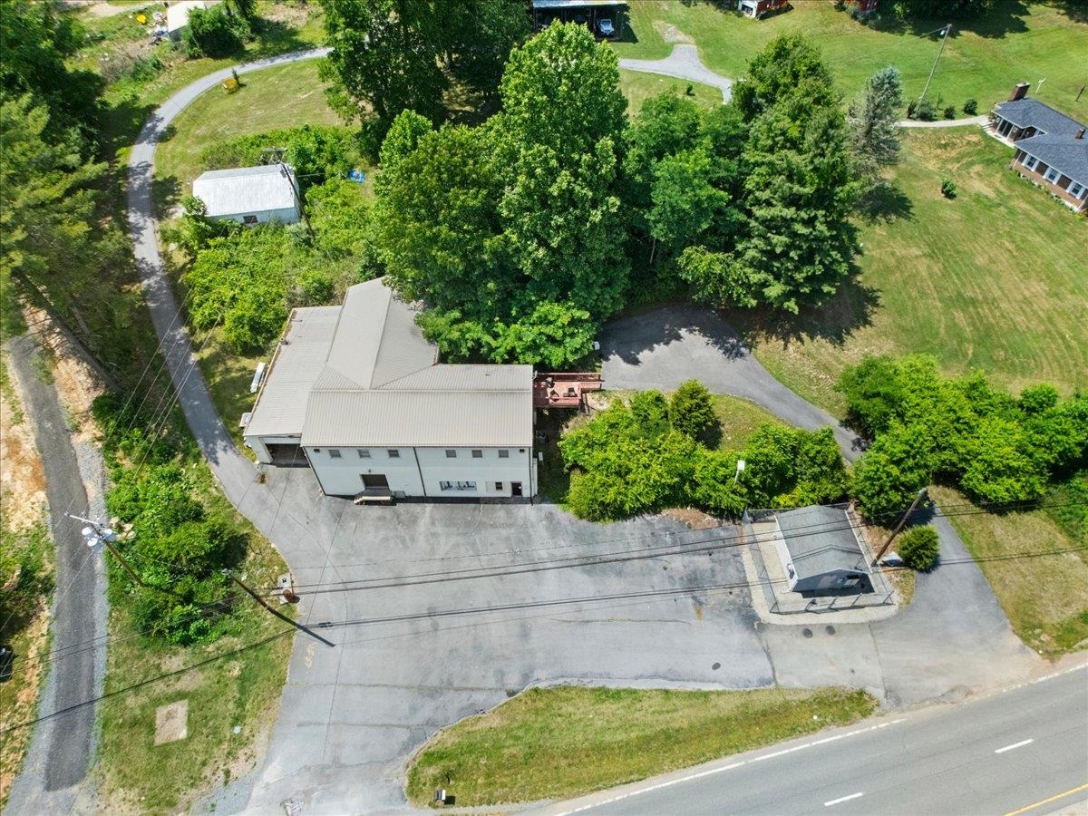 1194 Pulaski Giles Turnpike Pearisburg VA 24134