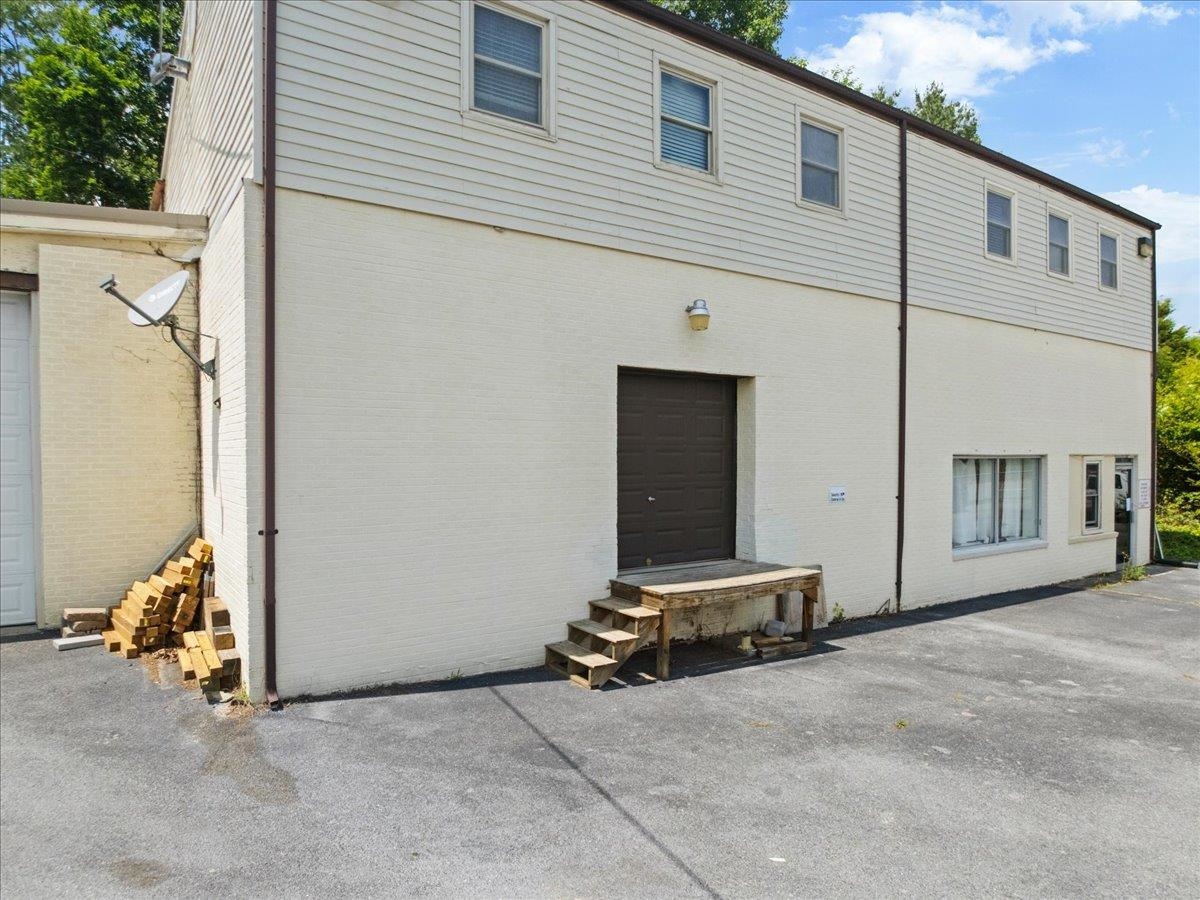 1194 Pulaski Giles Turnpike Pearisburg VA 24134
