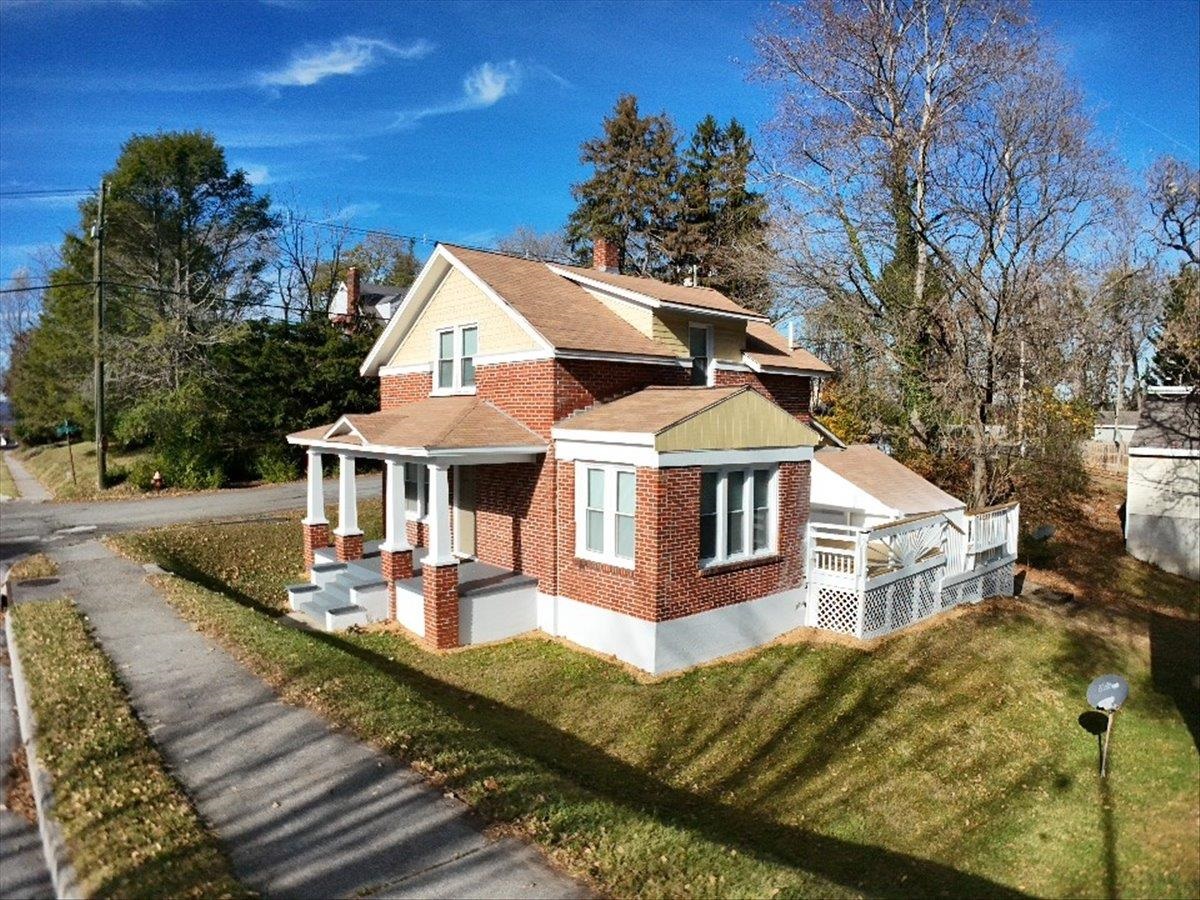 1017-1019 Tyler Avenue Radford VA 24141