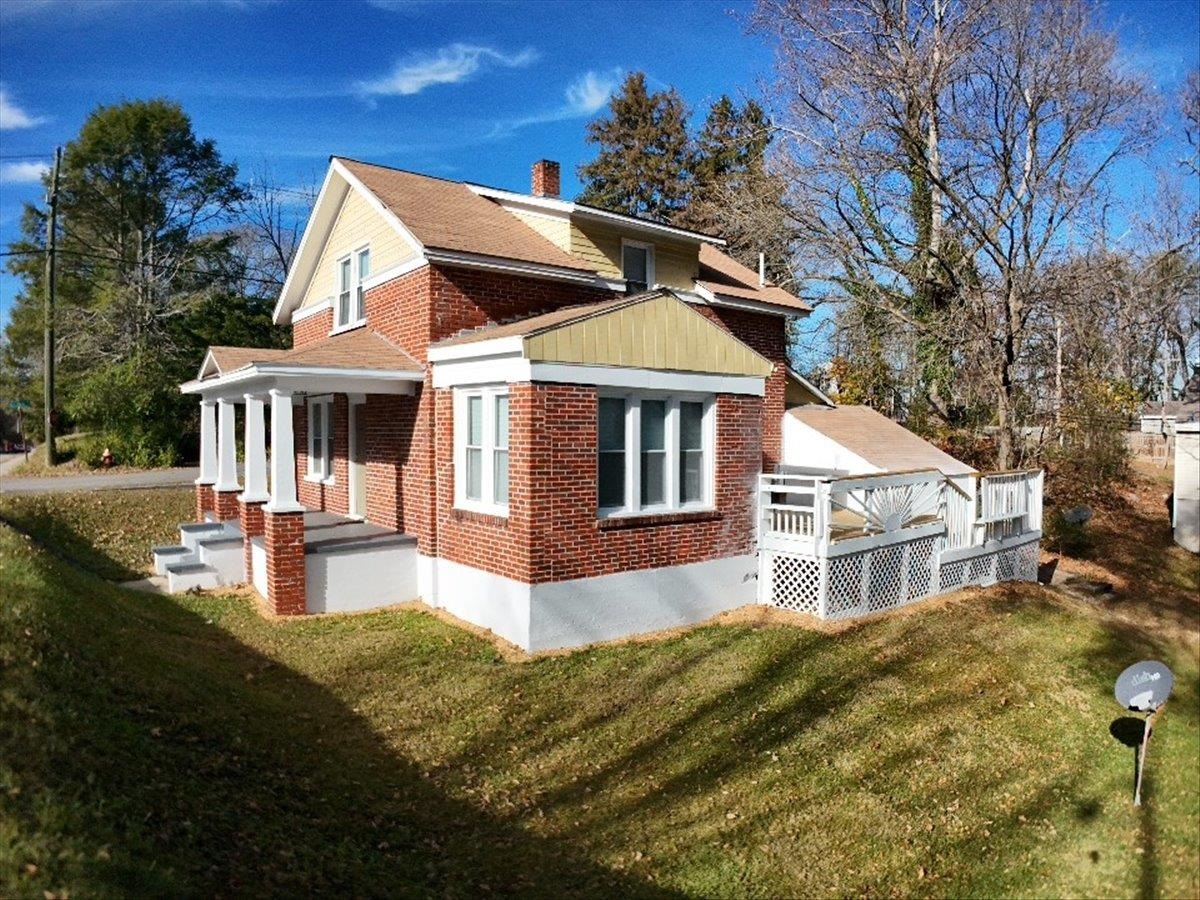 1017-1019 Tyler Avenue Radford VA 24141