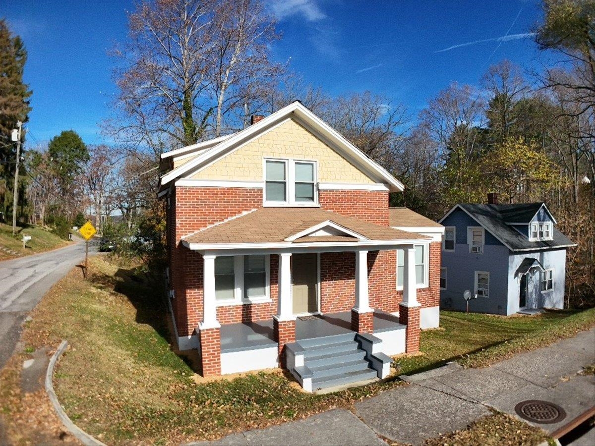 1017-1019 Tyler Avenue Radford VA 24141