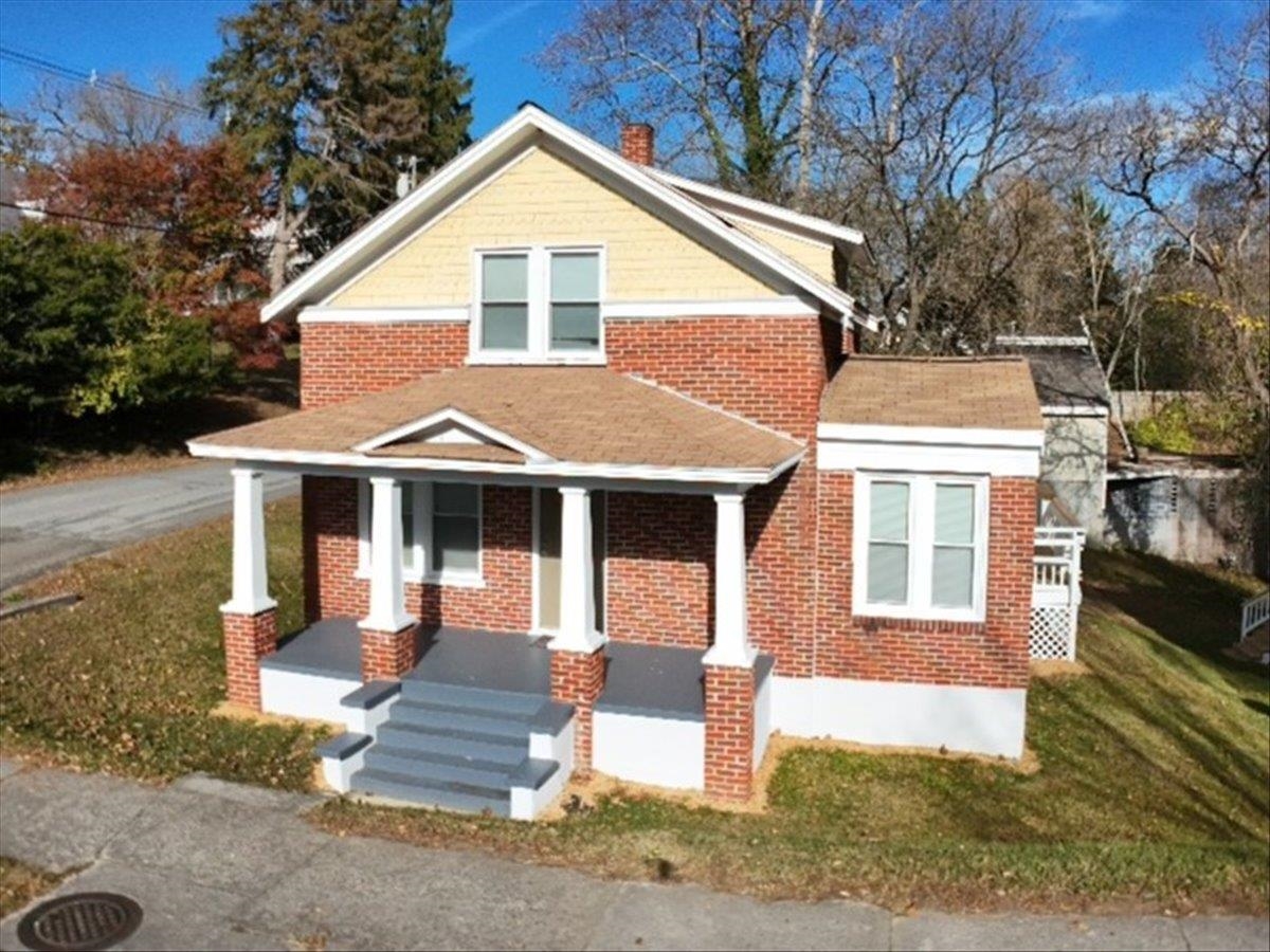 1017-1019 Tyler Avenue Radford VA 24141