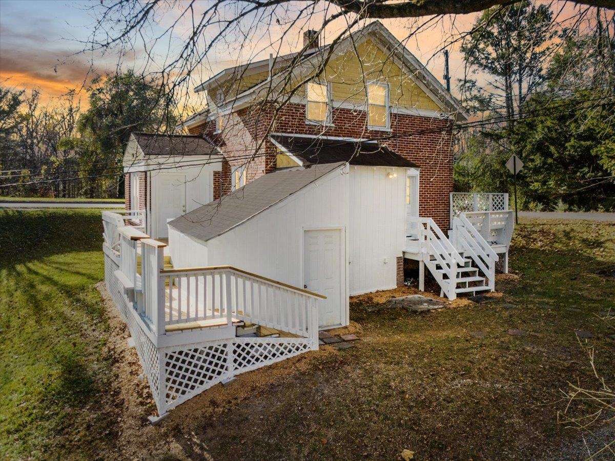 1017-1019 Tyler Avenue Radford VA 24141