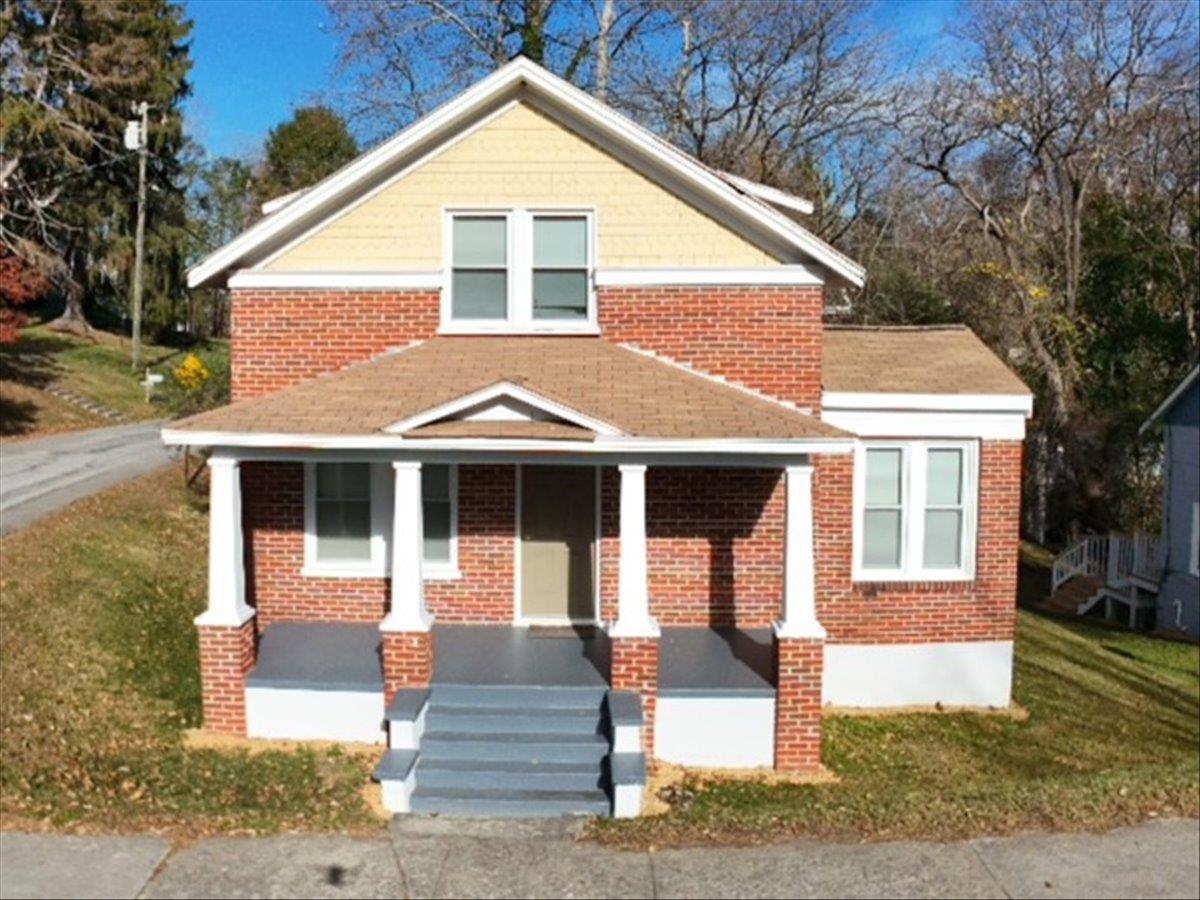 1017-1019 Tyler Avenue Radford VA 24141