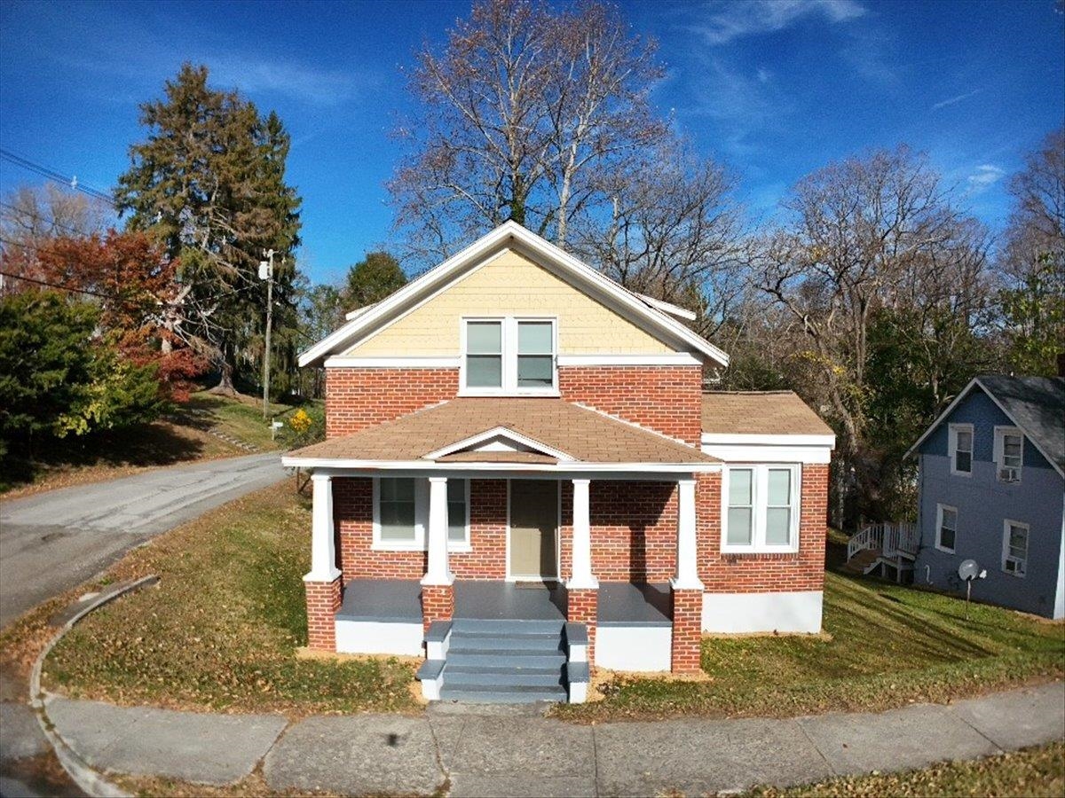 1017-1019 Tyler Avenue Radford VA 24141