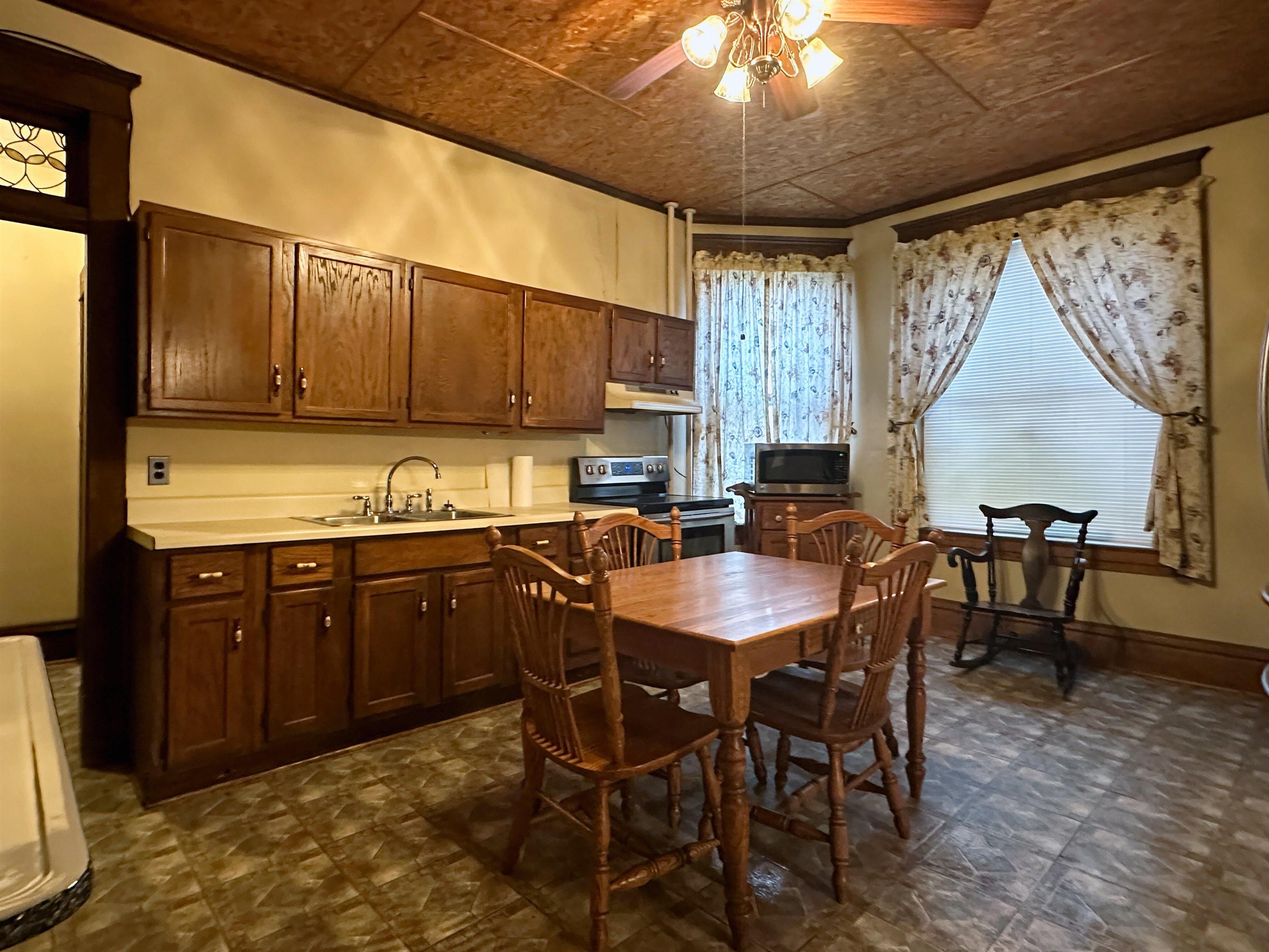 1120 Downey Street Radford VA 24141