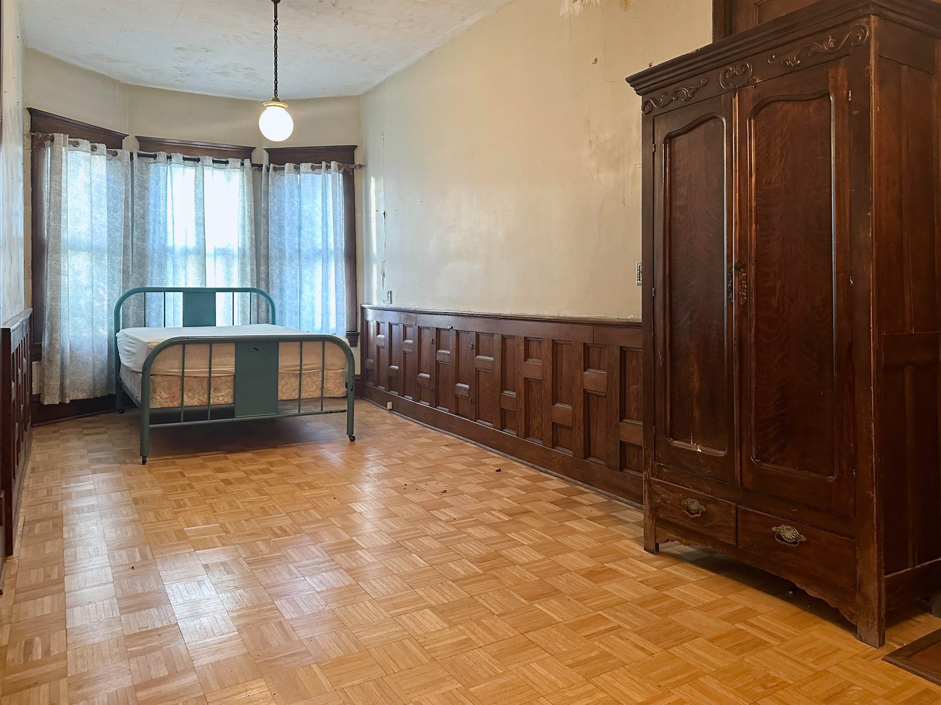 1120 Downey Street Radford VA 24141