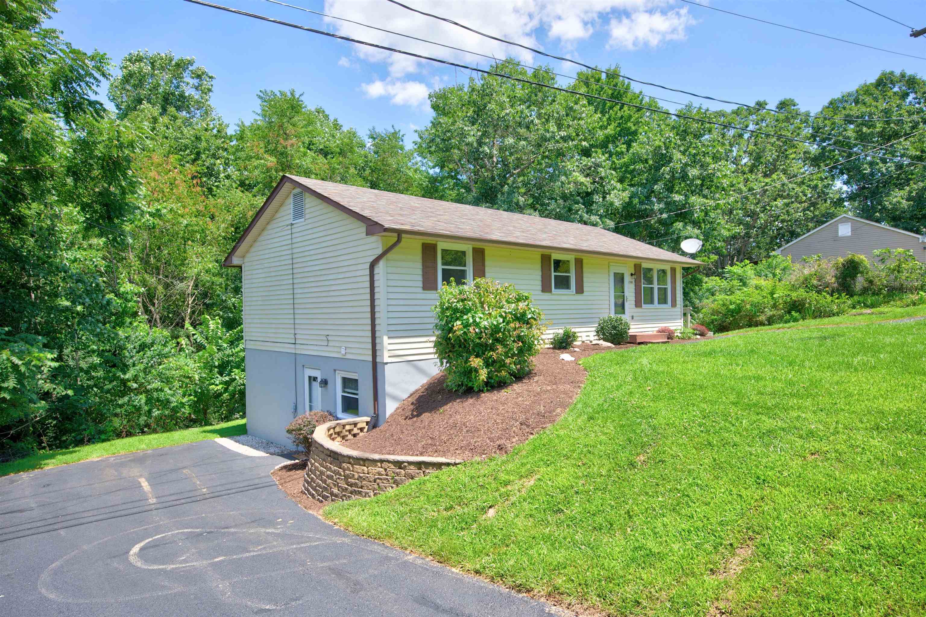 1548 Gallimore Street Christiansburg VA 24073