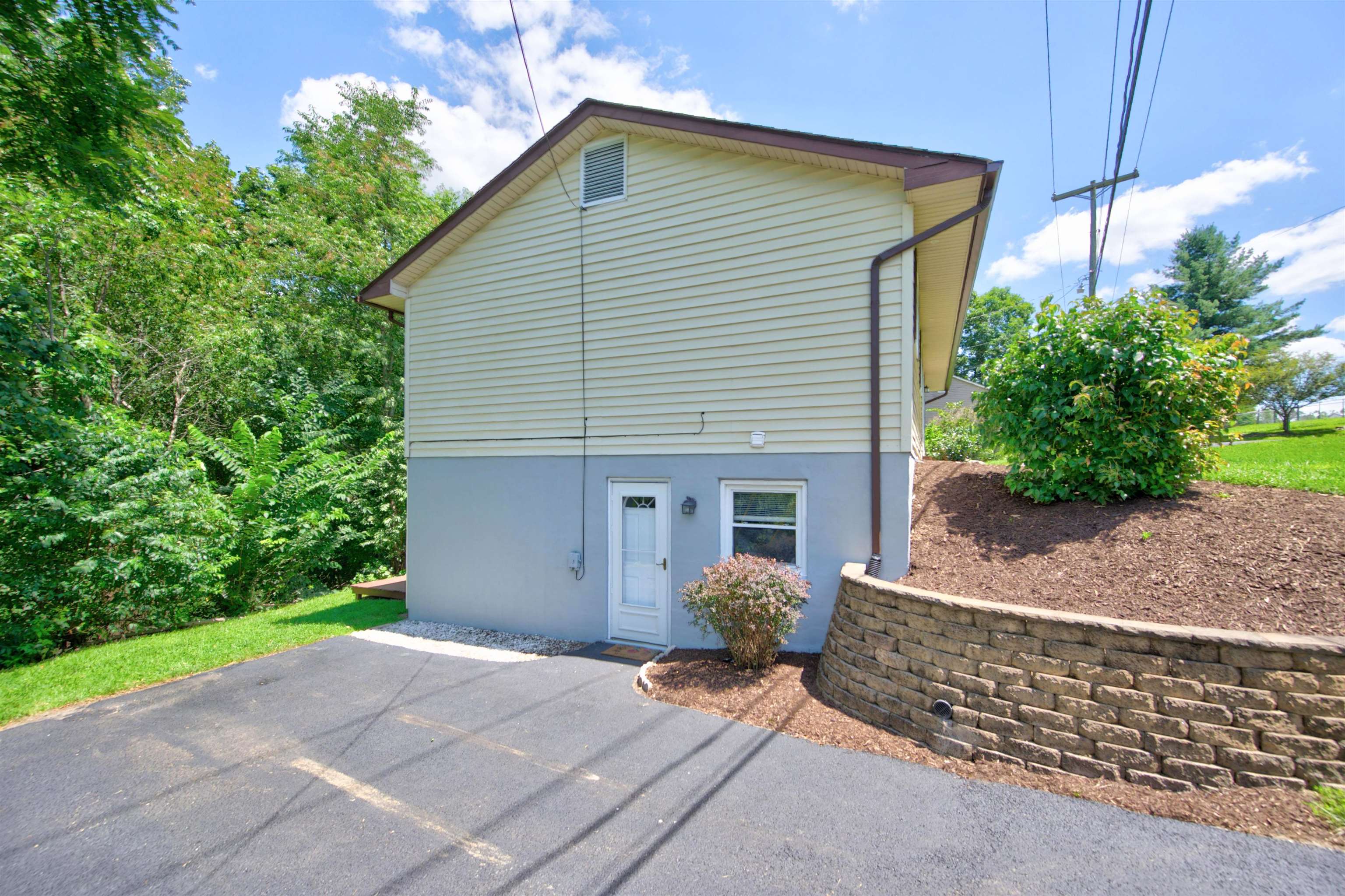 1548 Gallimore Street Christiansburg VA 24073