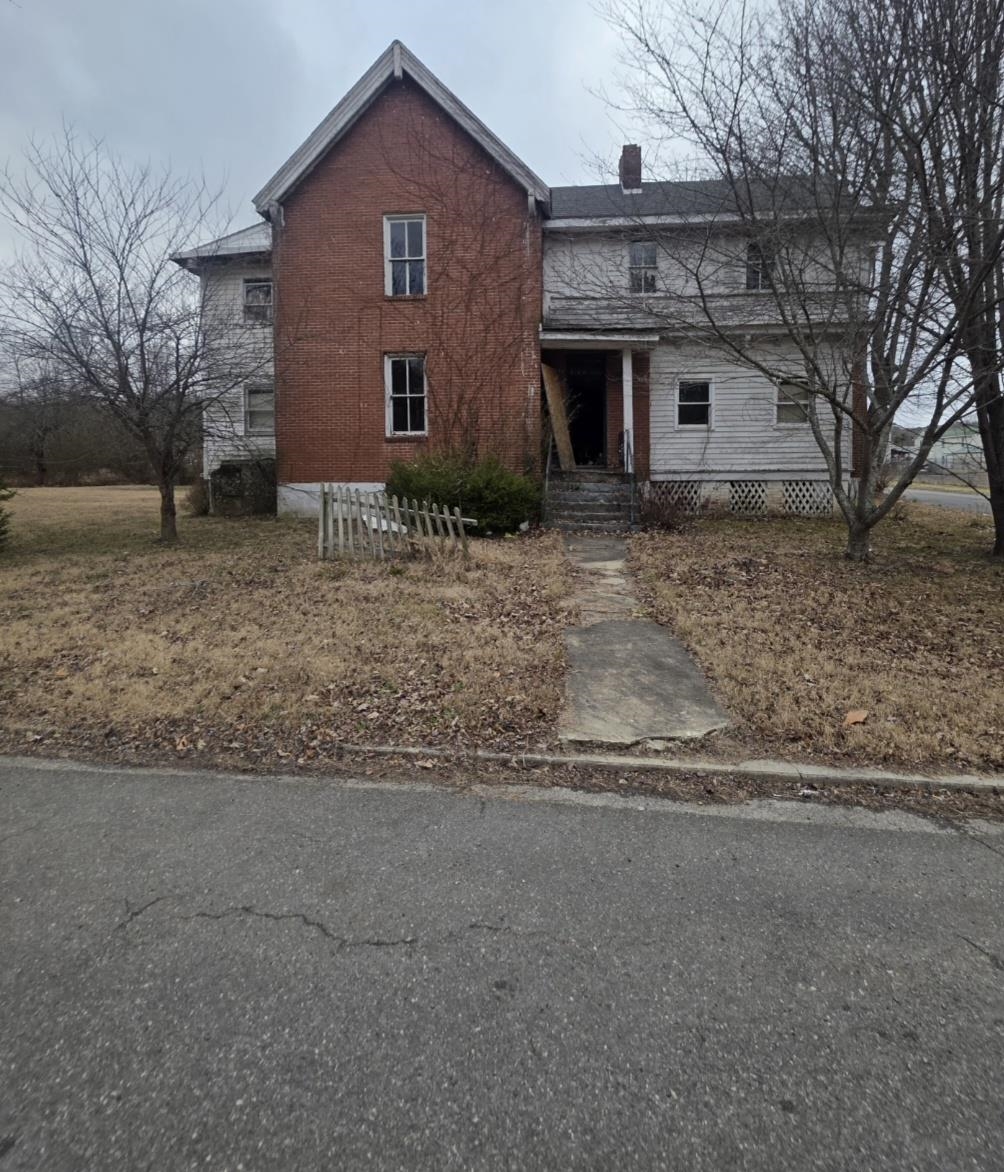206 S Jefferson Street Pulaski VA 24301