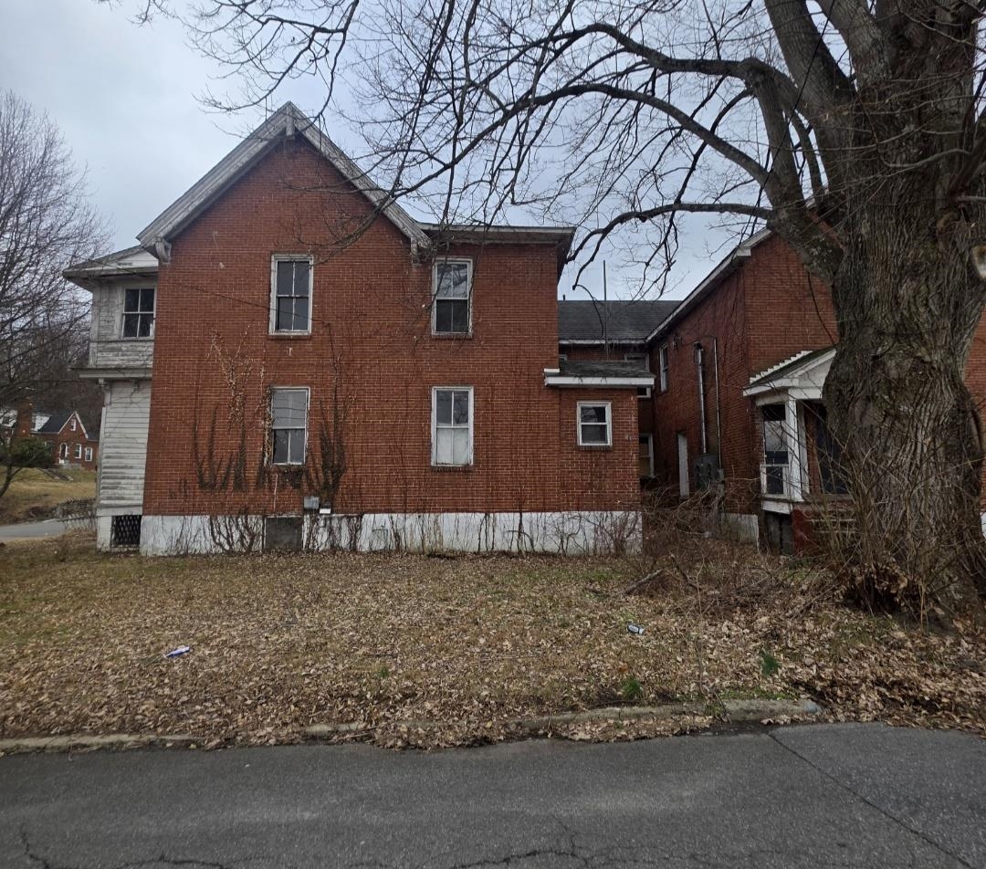 206 S Jefferson Street Pulaski VA 24301