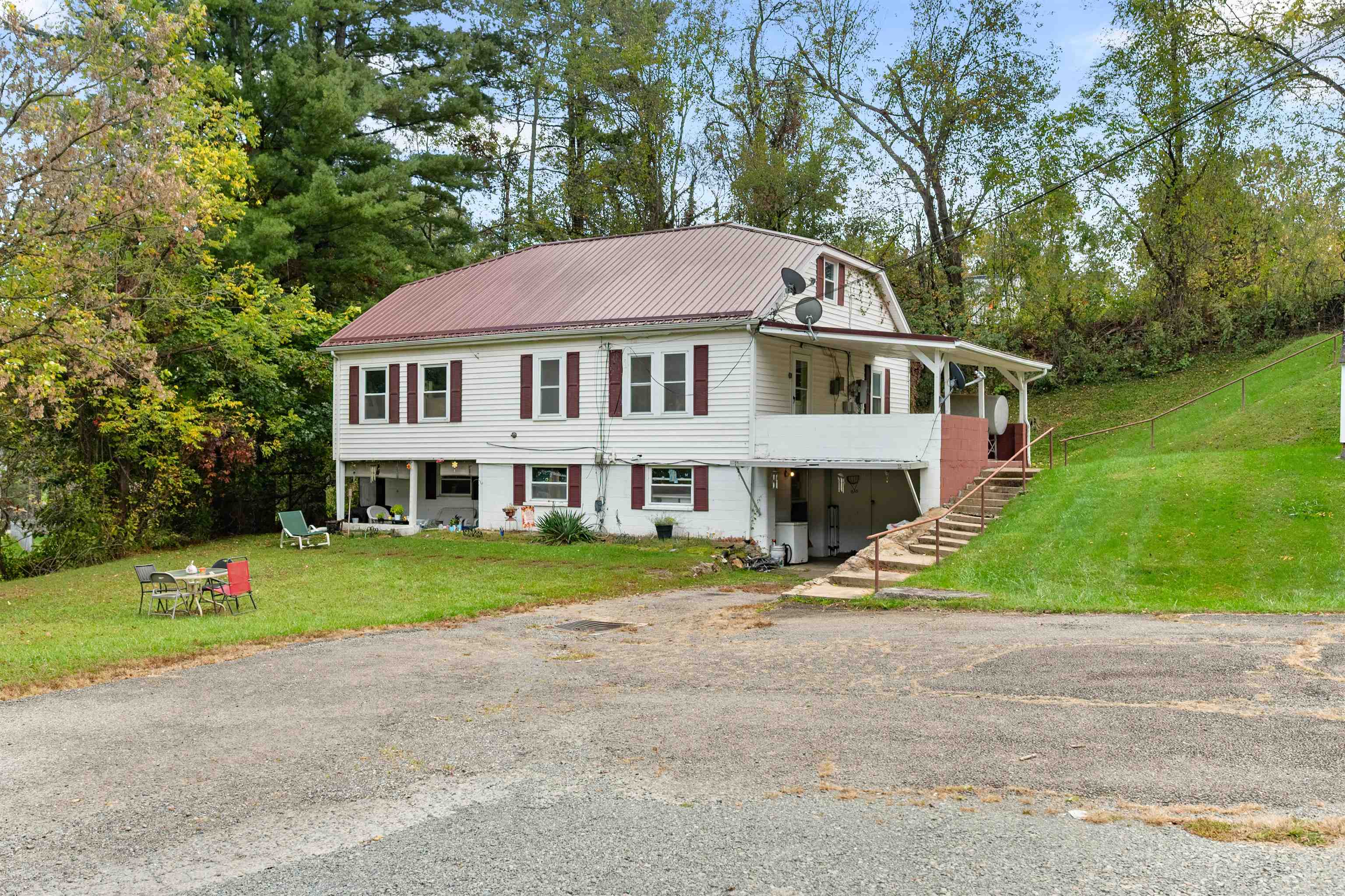 1003 W Stuart Drive Galax VA 24333