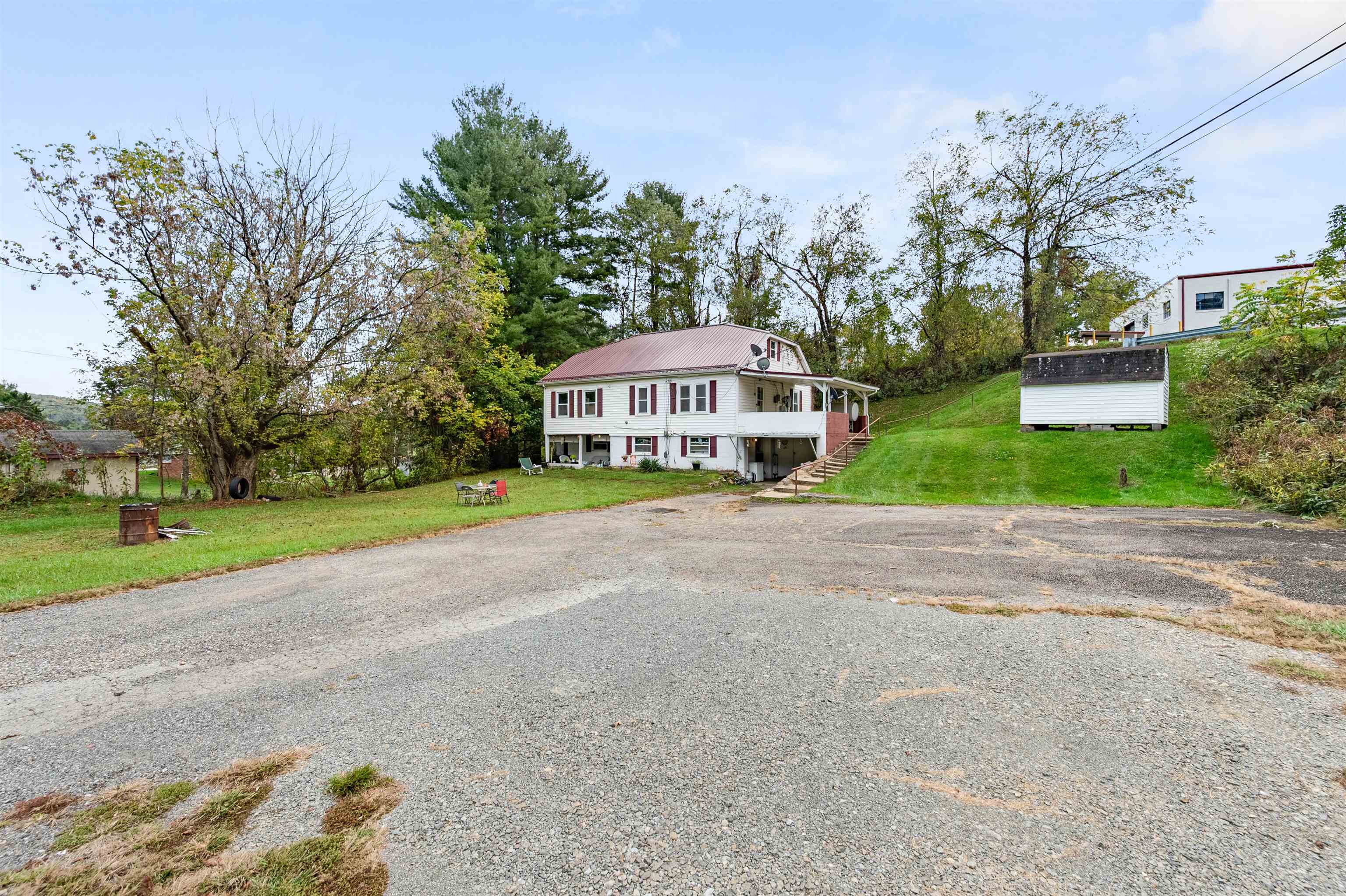 1003 W Stuart Drive Galax VA 24333