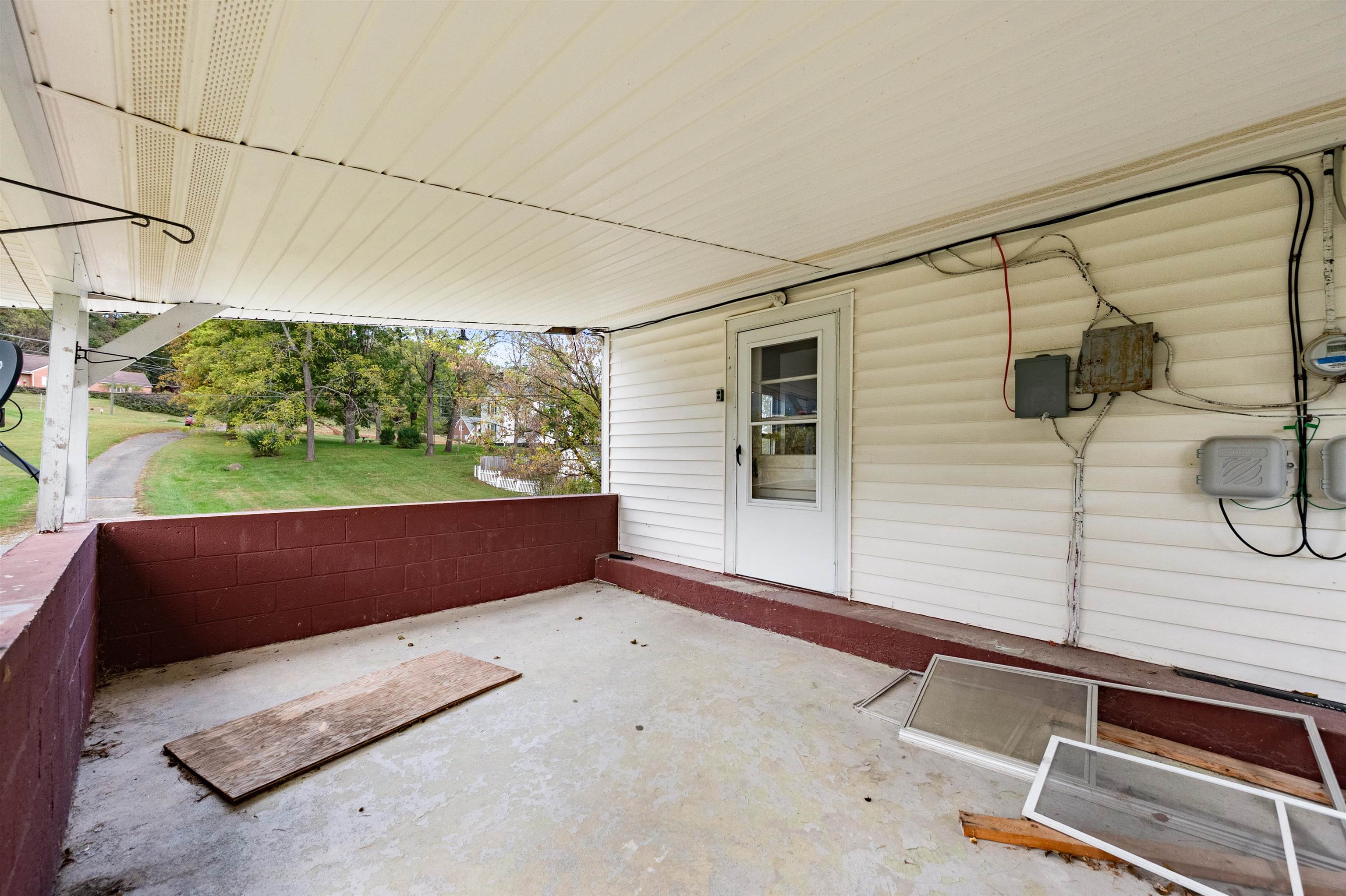 1003 W Stuart Drive Galax VA 24333