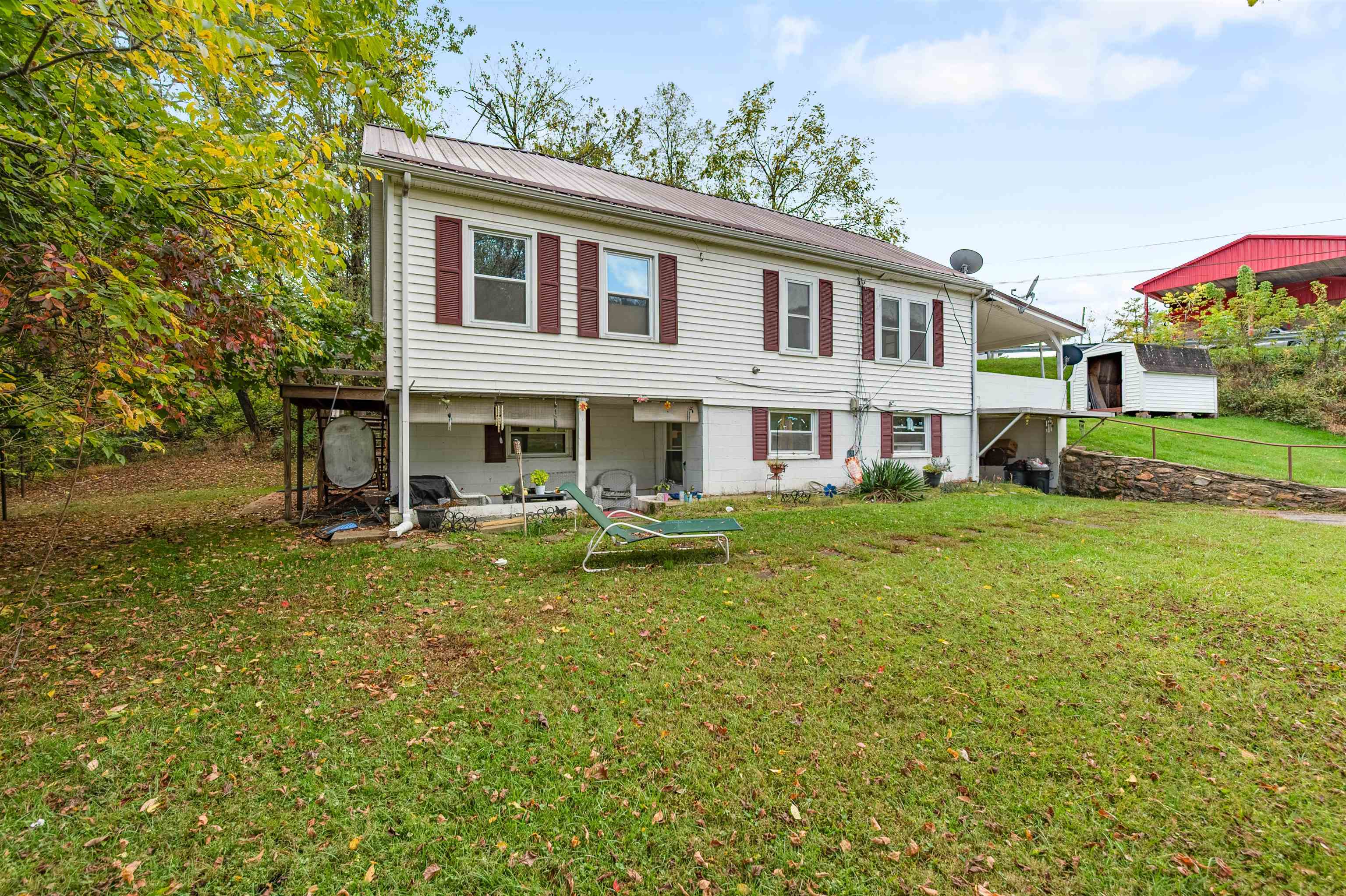 1003 W Stuart Drive Galax VA 24333