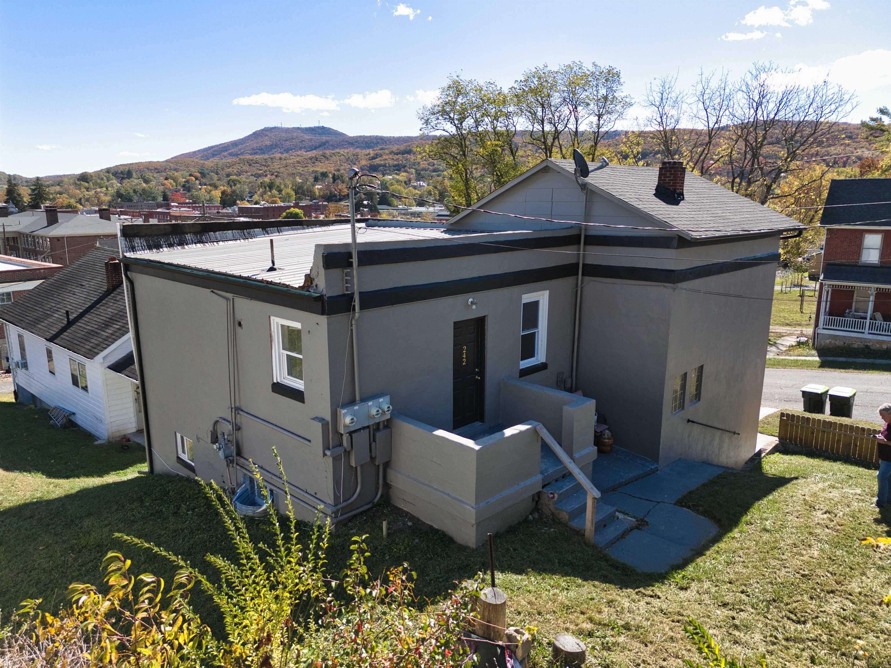 238 Third Street NW Pulaski VA 24301