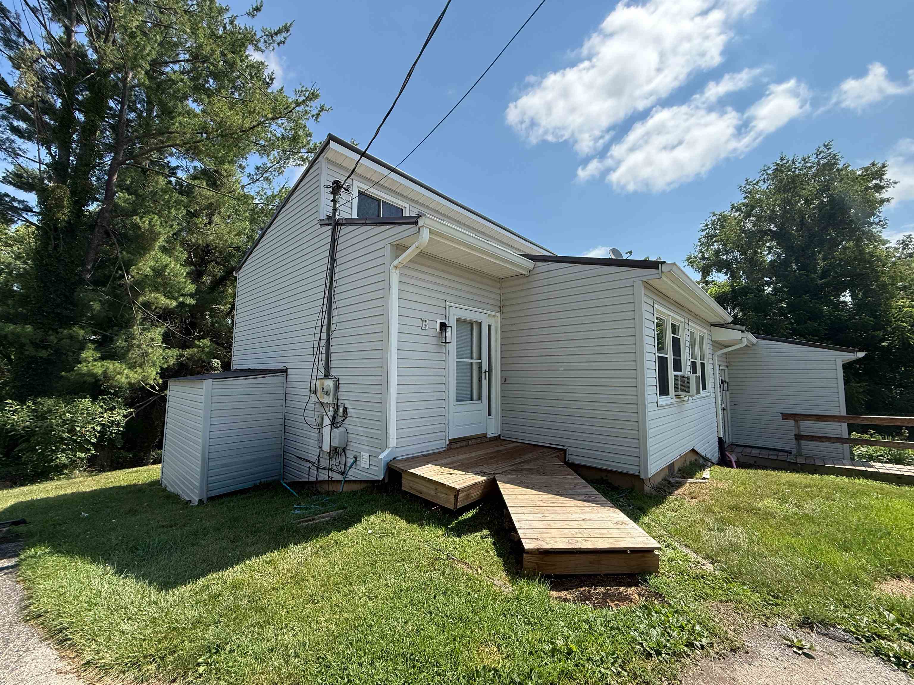 7074 Hickman Cemetery Road Fairlawn VA 24141