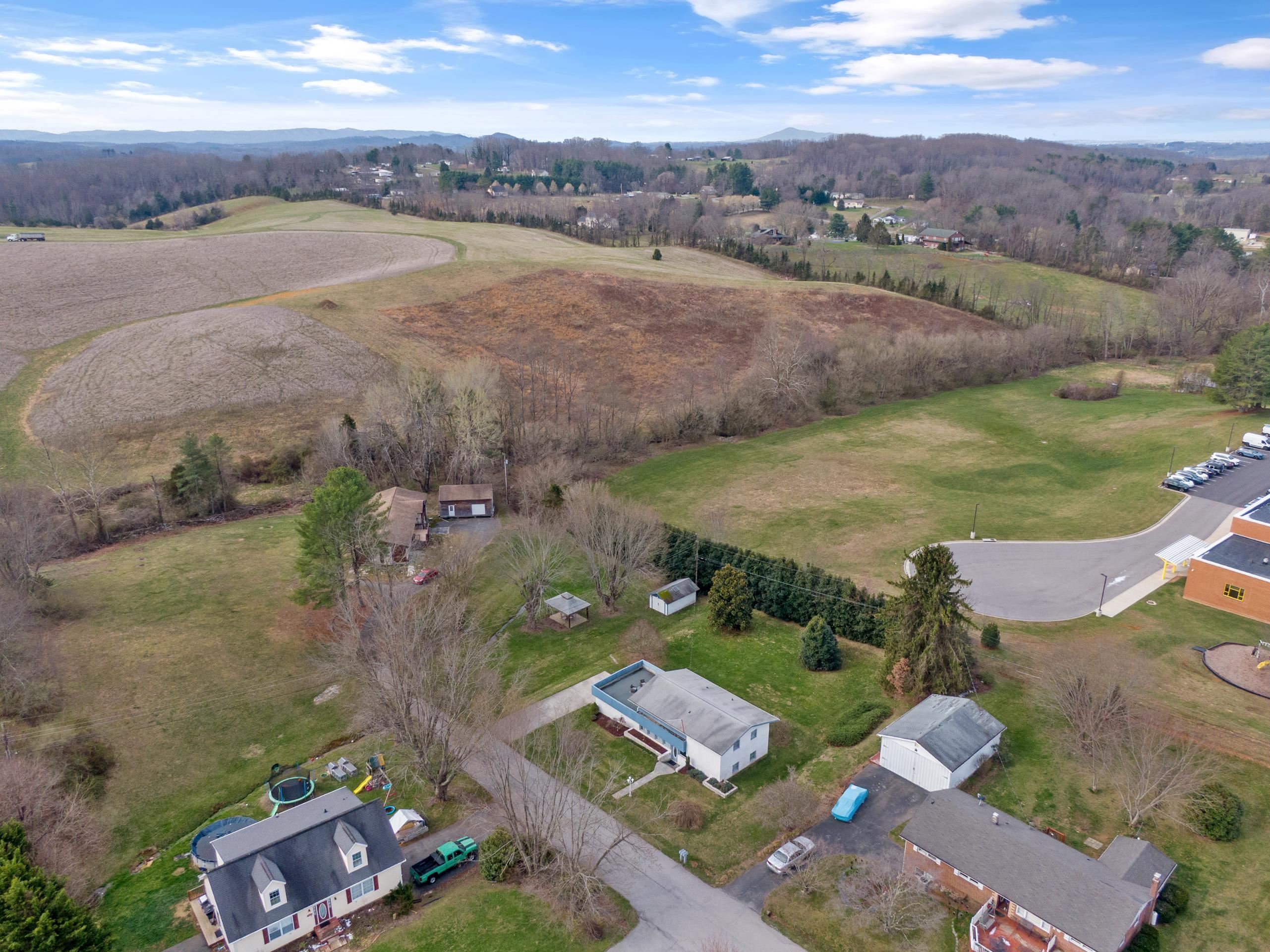 135 Jade Drive Radford VA 24141