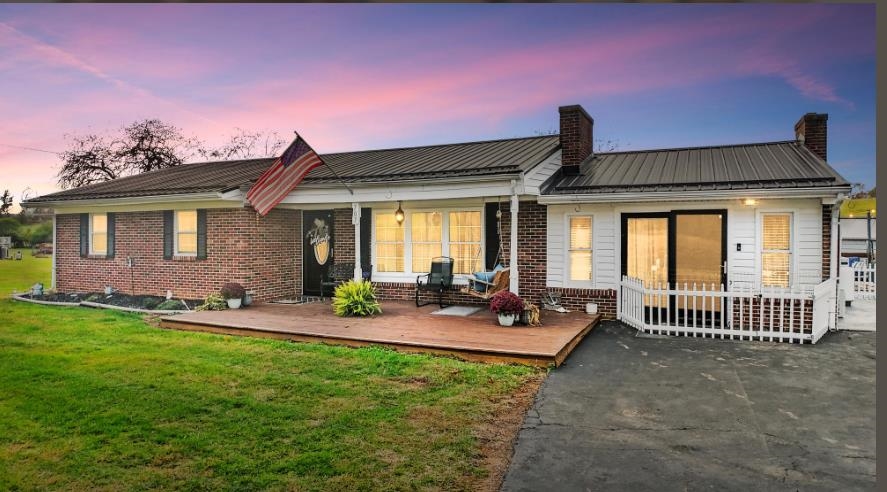 707 Gardner Road Barren Springs VA 24313