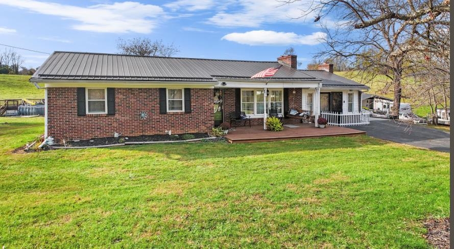 707 Gardner Road Barren Springs VA 24313