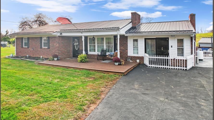 707 Gardner Road Barren Springs VA 24313