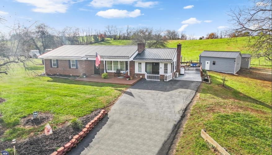 707 Gardner Road Barren Springs VA 24313