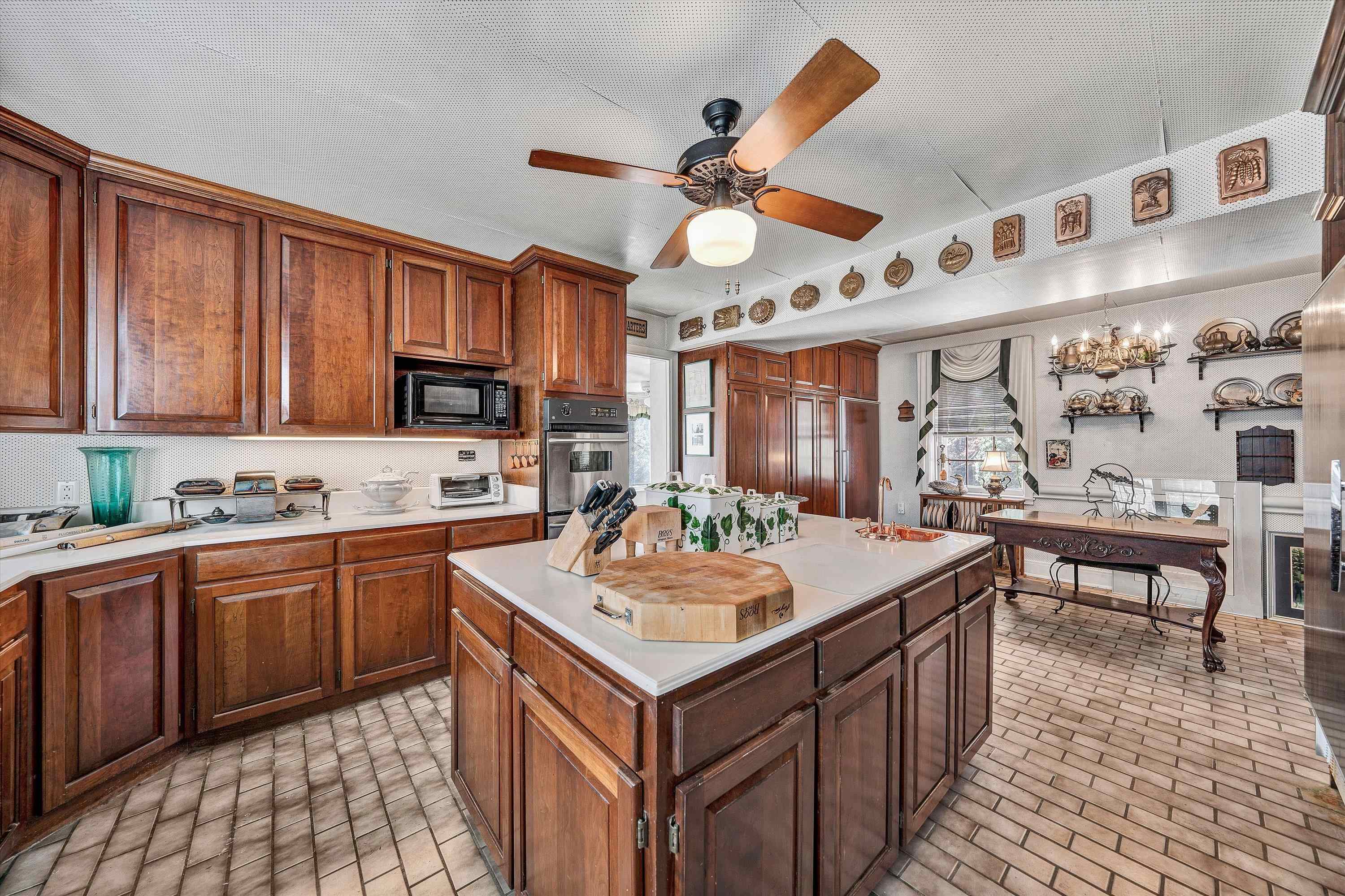 934 Commander Drive Roanoke VA 24019