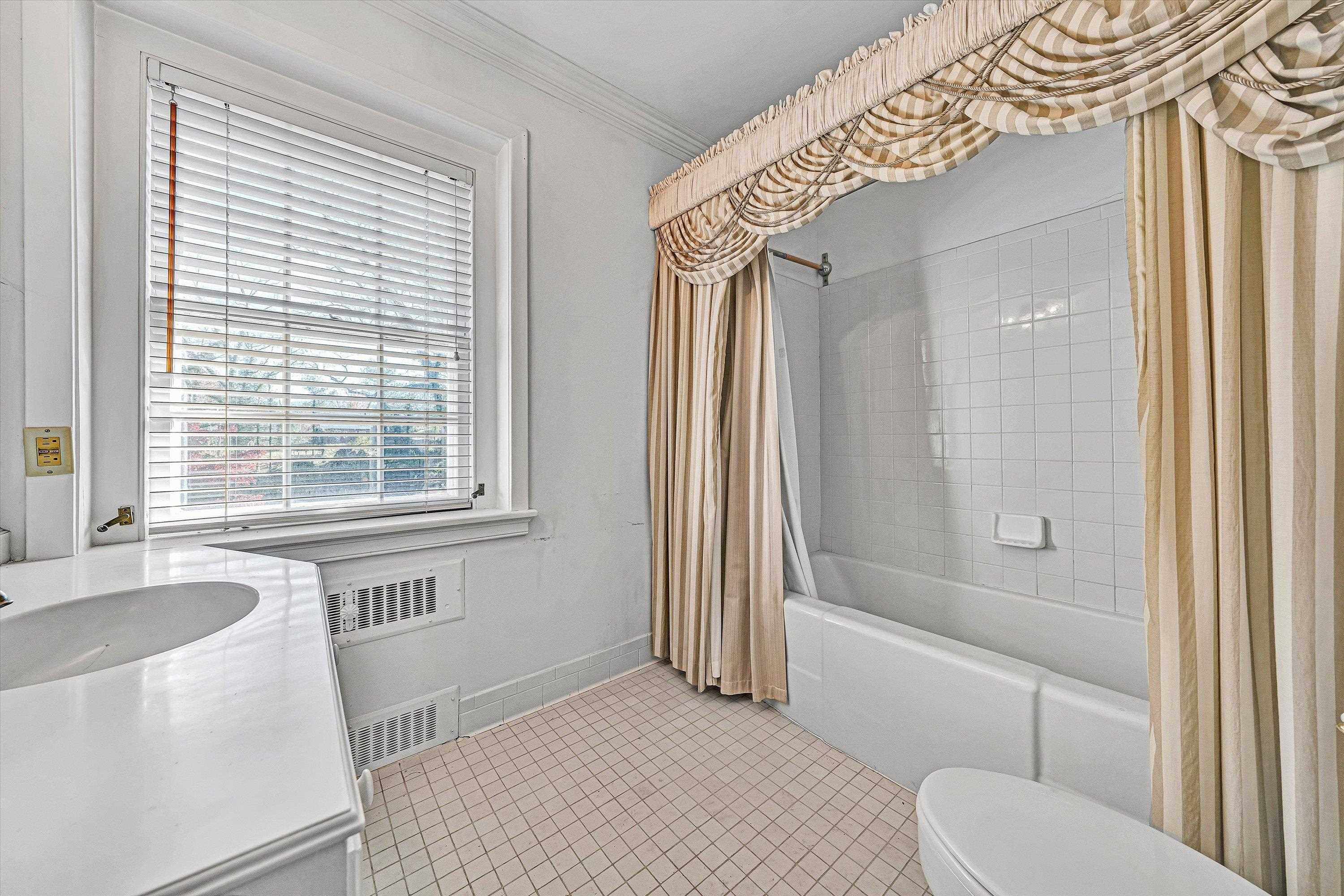 934 Commander Drive Roanoke VA 24019