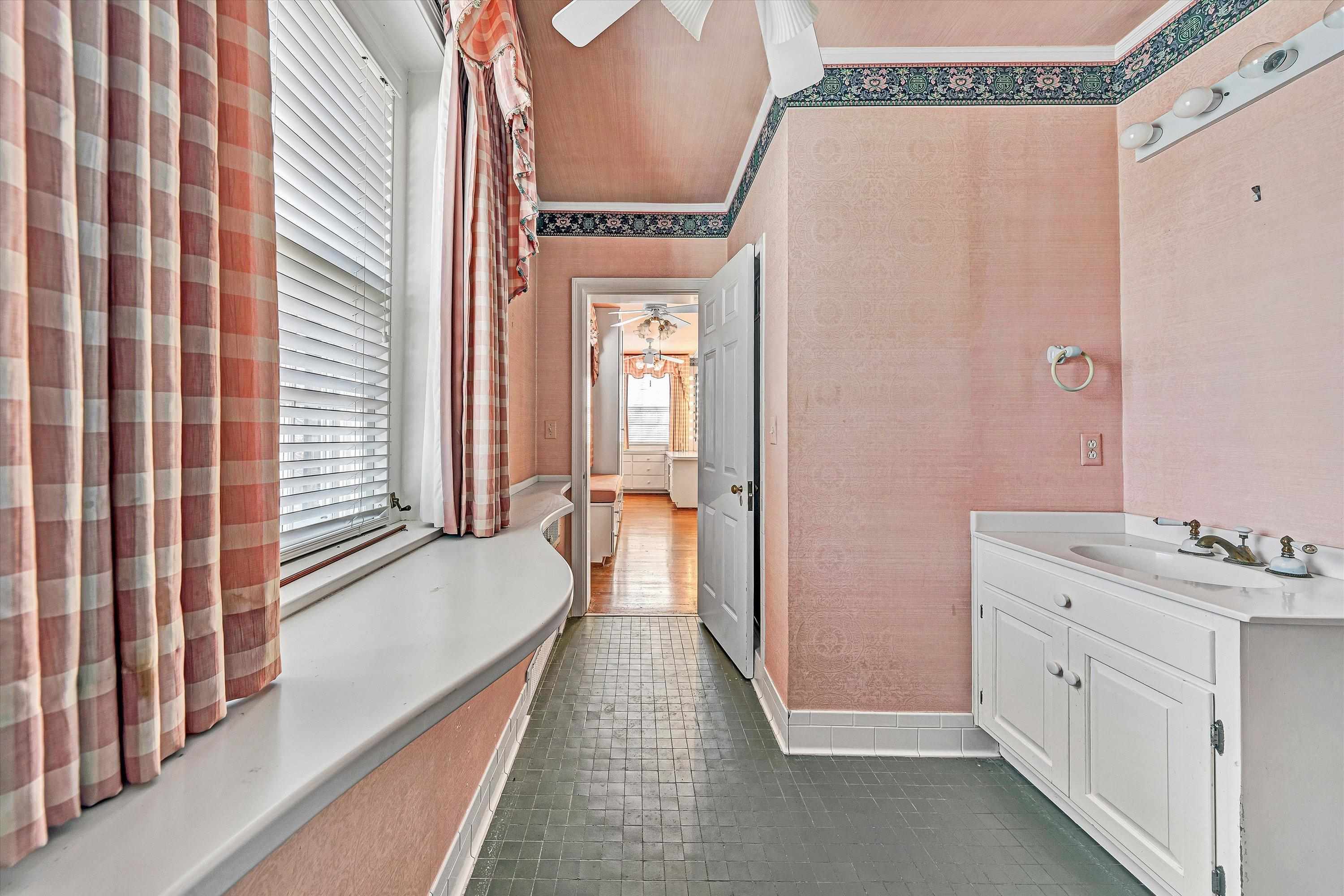 934 Commander Drive Roanoke VA 24019