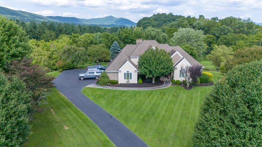 2728 Eagle Drive Draper VA 24324