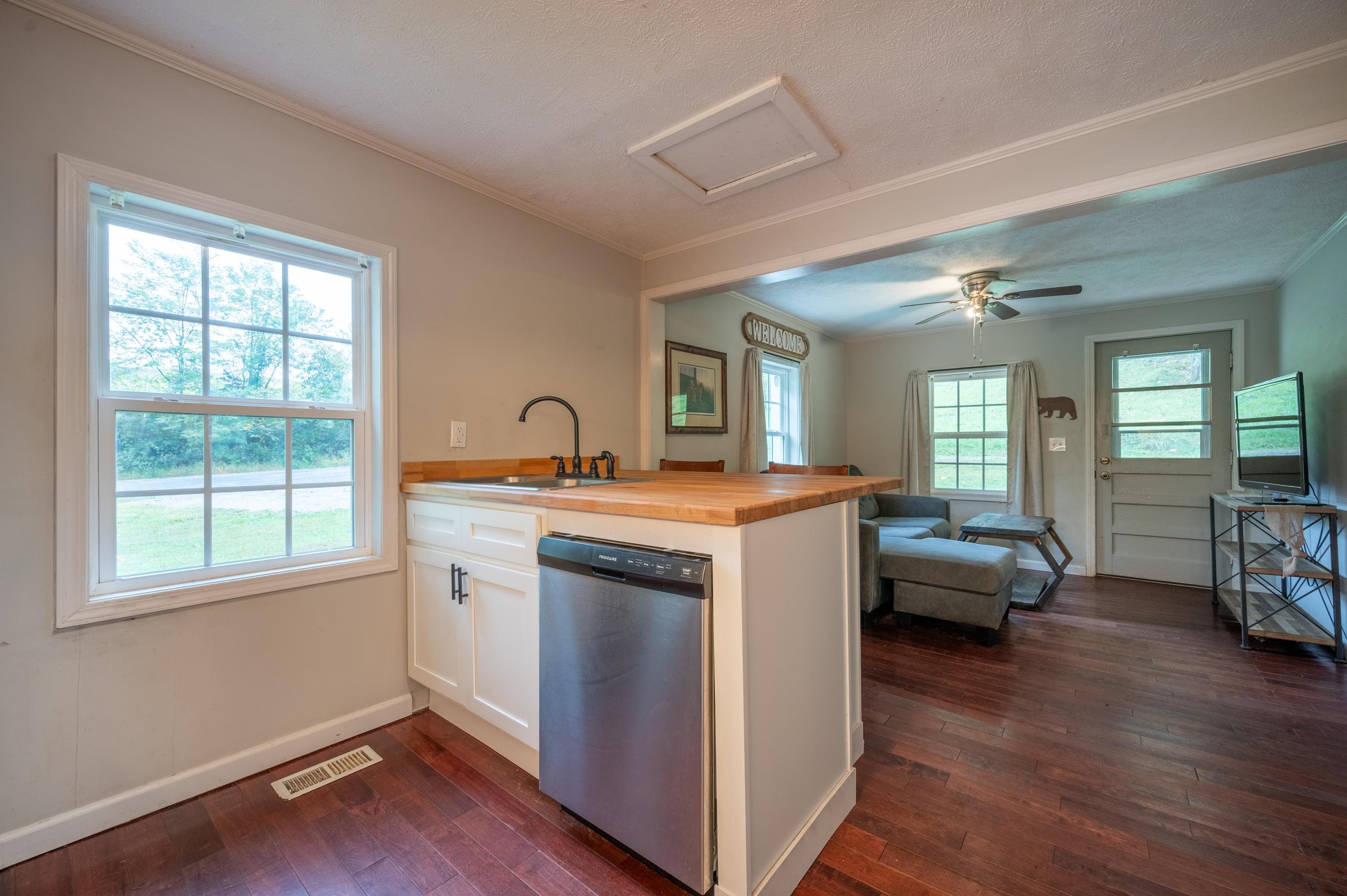 487 Dry Twig Road Laurel Fork VA 24352