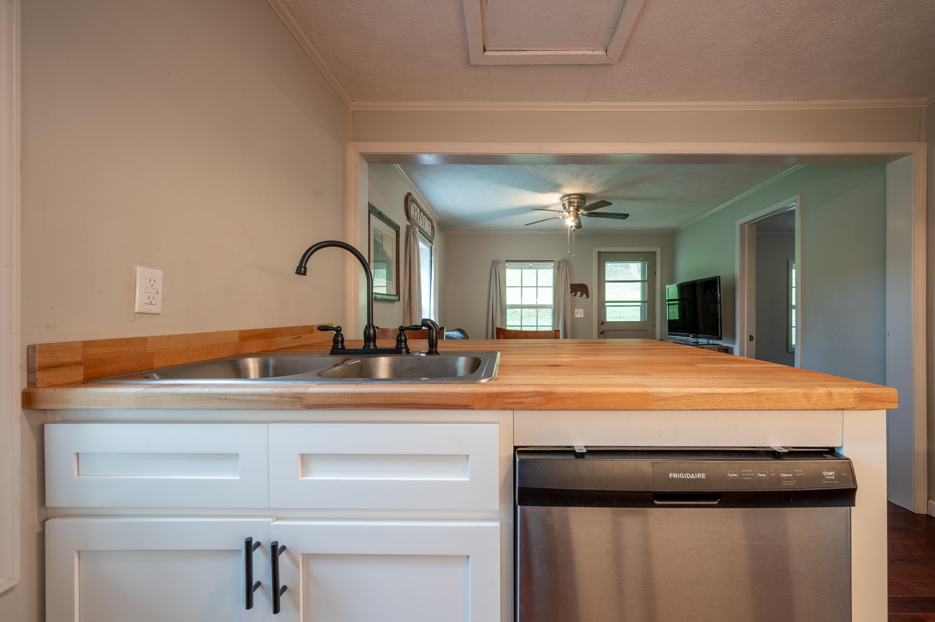 487 Dry Twig Road Laurel Fork VA 24352