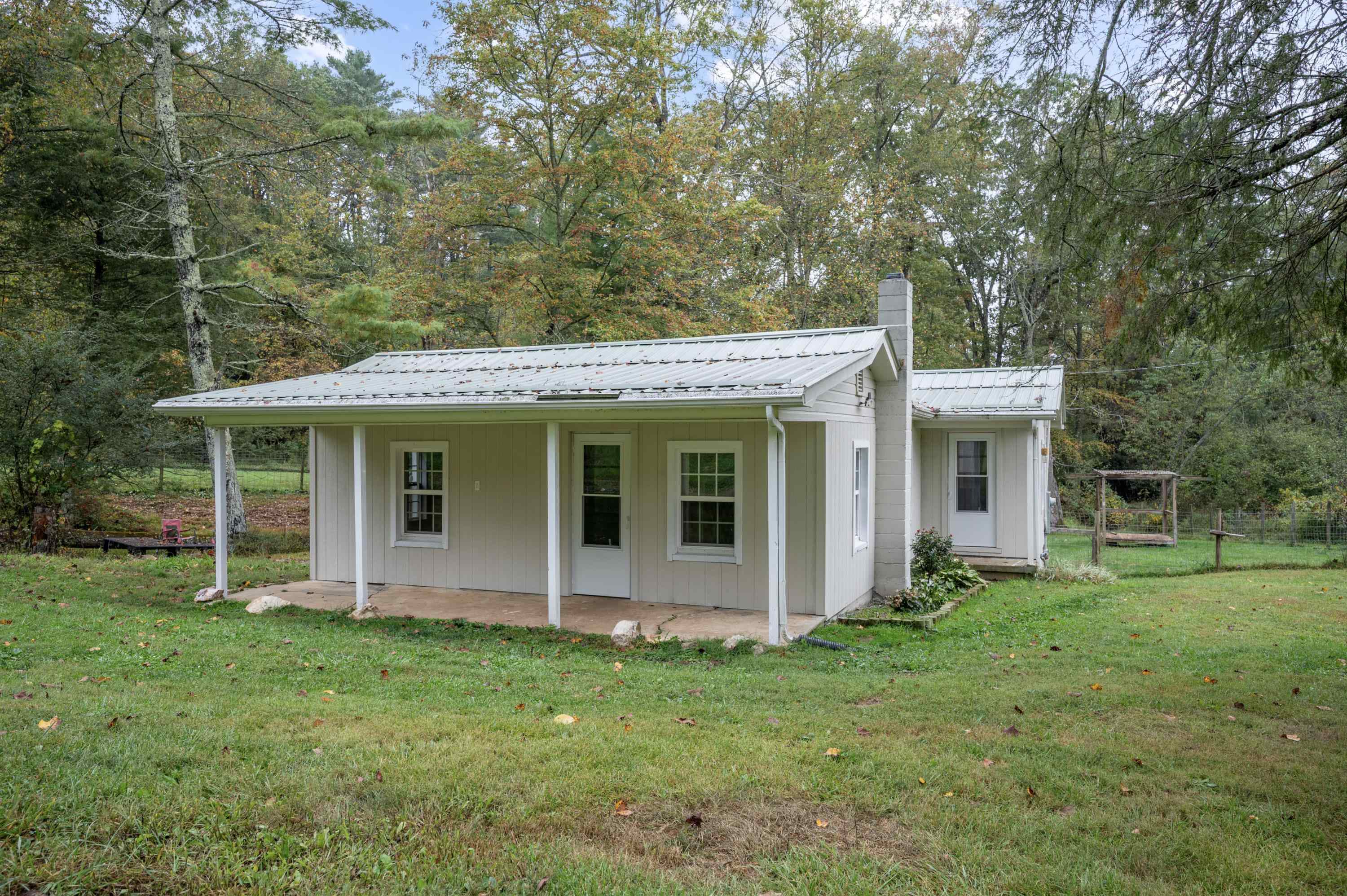 487 Dry Twig Road Laurel Fork VA 24352