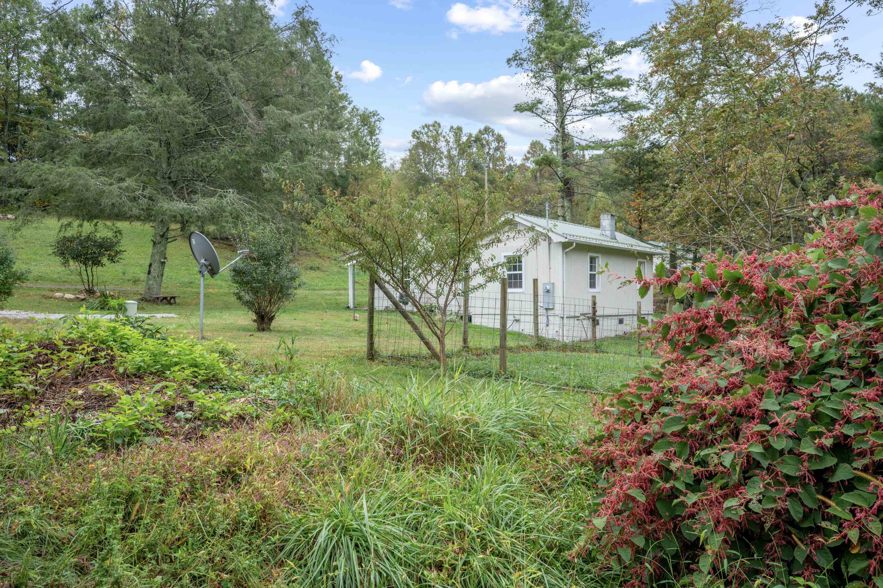 487 Dry Twig Road Laurel Fork VA 24352