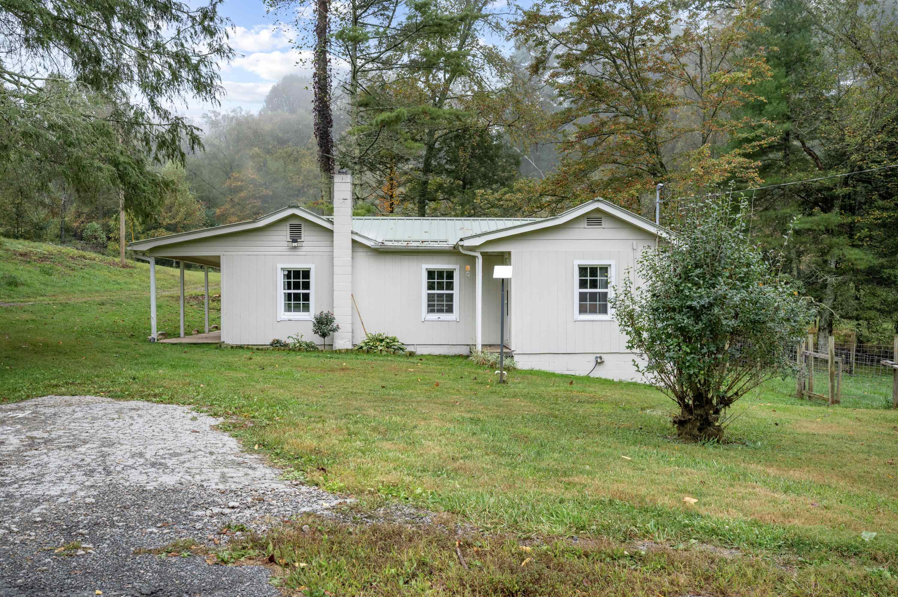 487 Dry Twig Road Laurel Fork VA 24352
