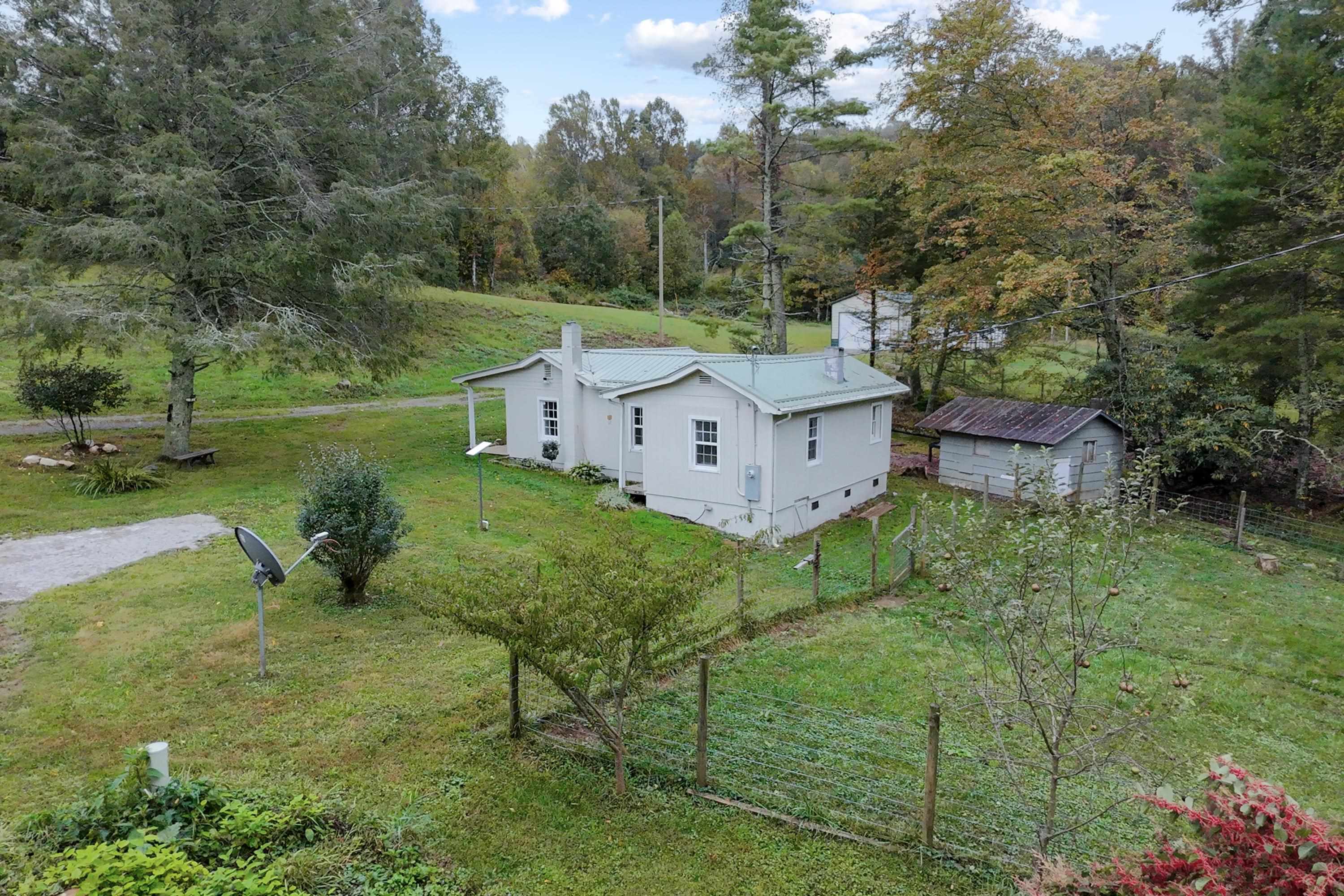 487 Dry Twig Road Laurel Fork VA 24352