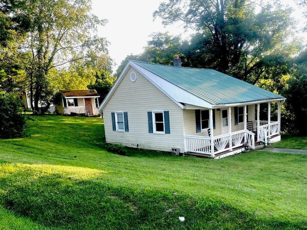 1040 Long Street Christiansburg VA 24073