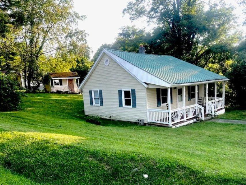 1040 Long Street Christiansburg VA 24073