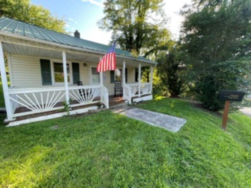 1040 Long Street Christiansburg VA 24073