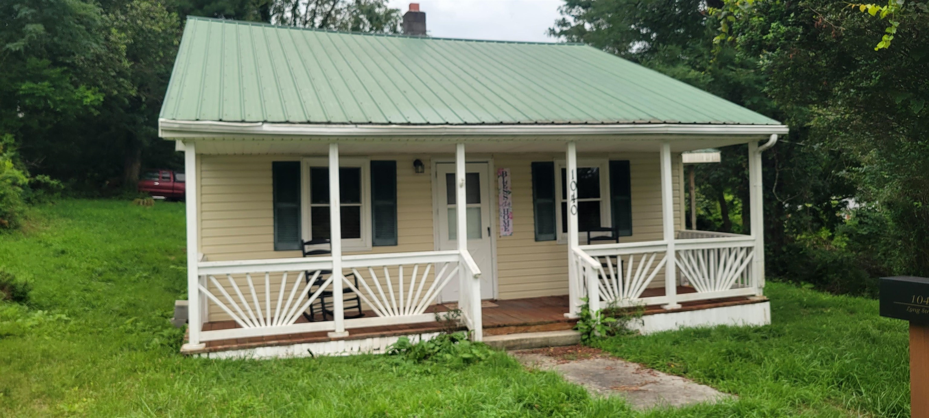 1040 Long Street Christiansburg VA 24073