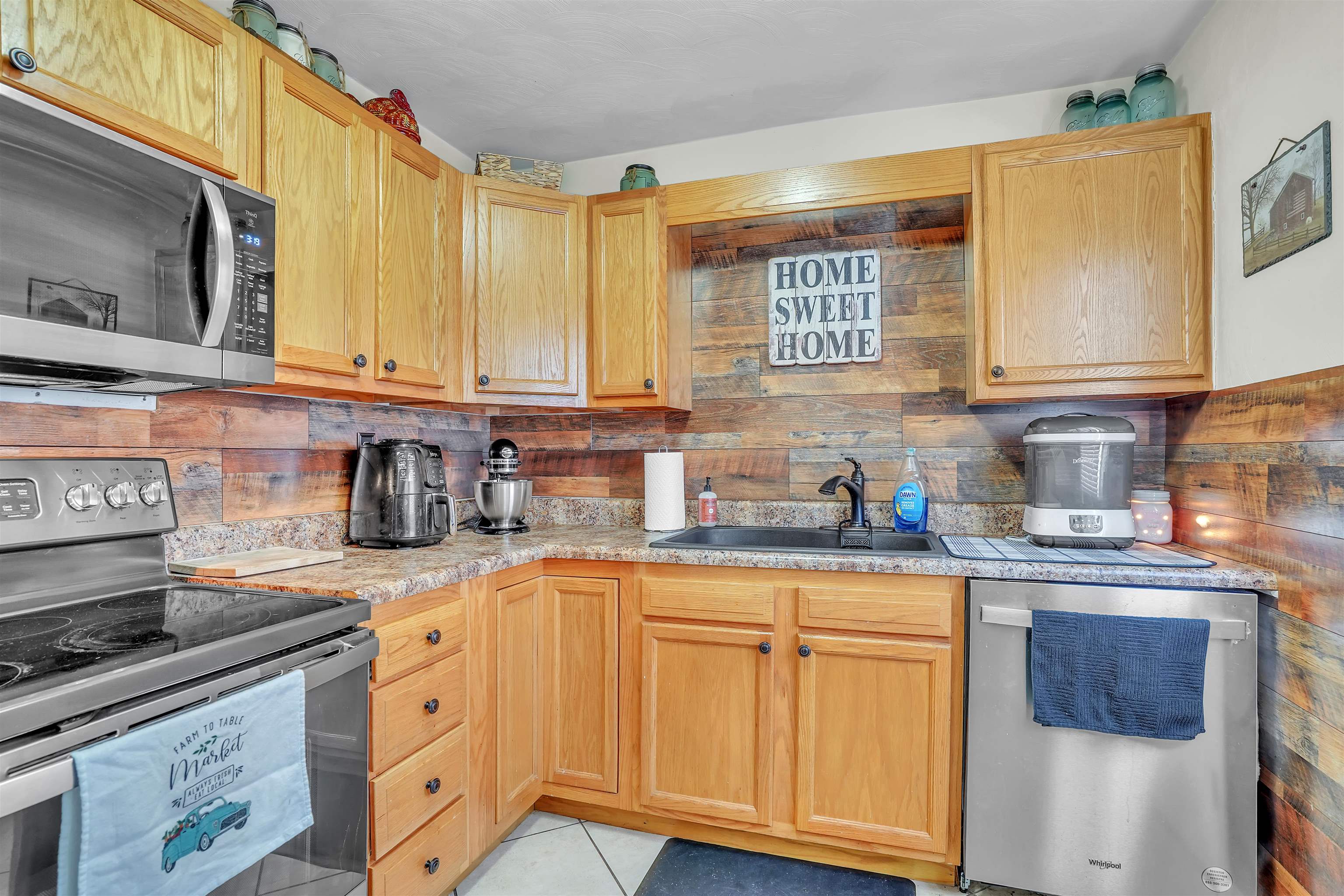 408 Hopkins Street Narrows VA 24124