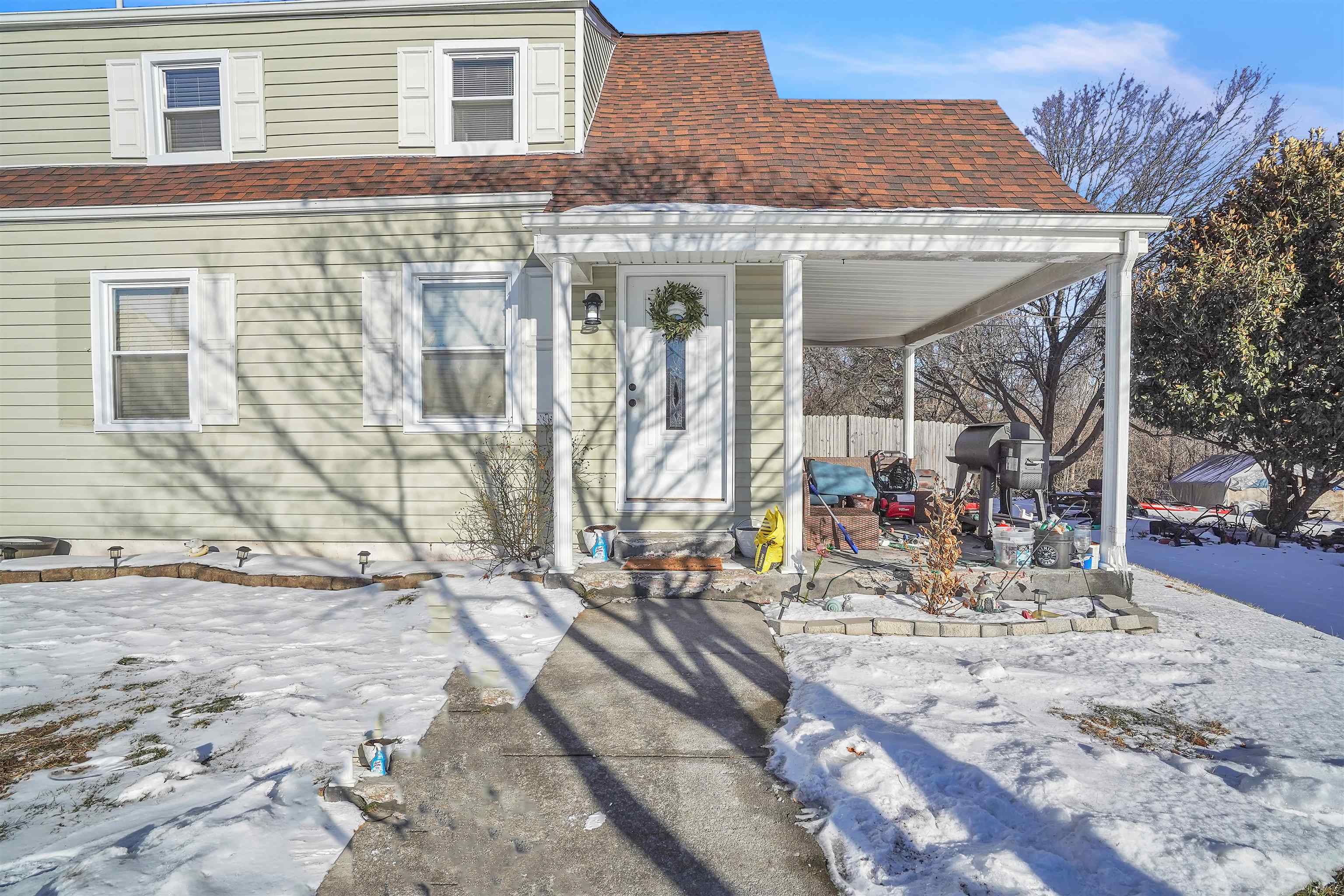 408 Hopkins Street Narrows VA 24124