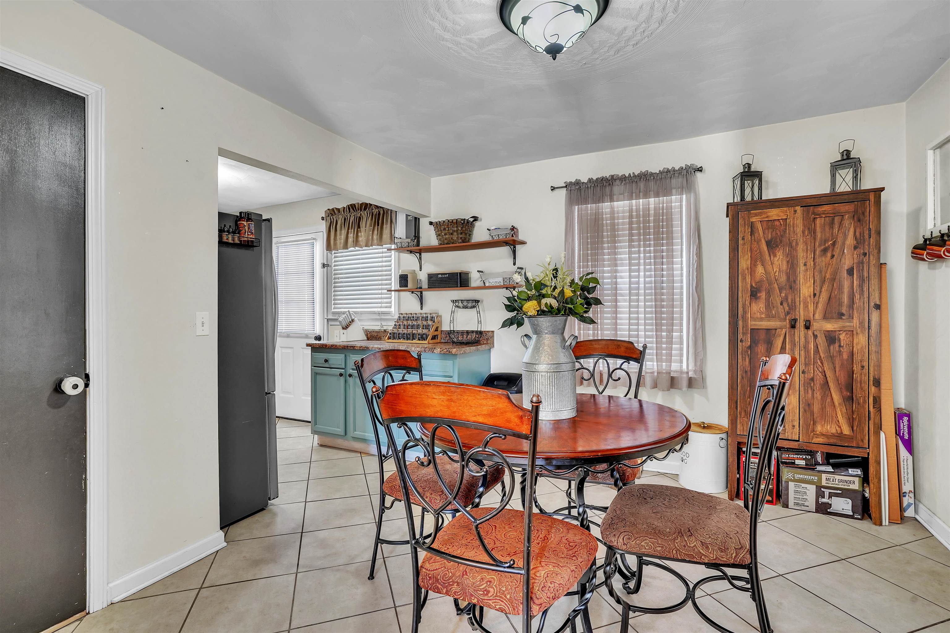 408 Hopkins Street Narrows VA 24124